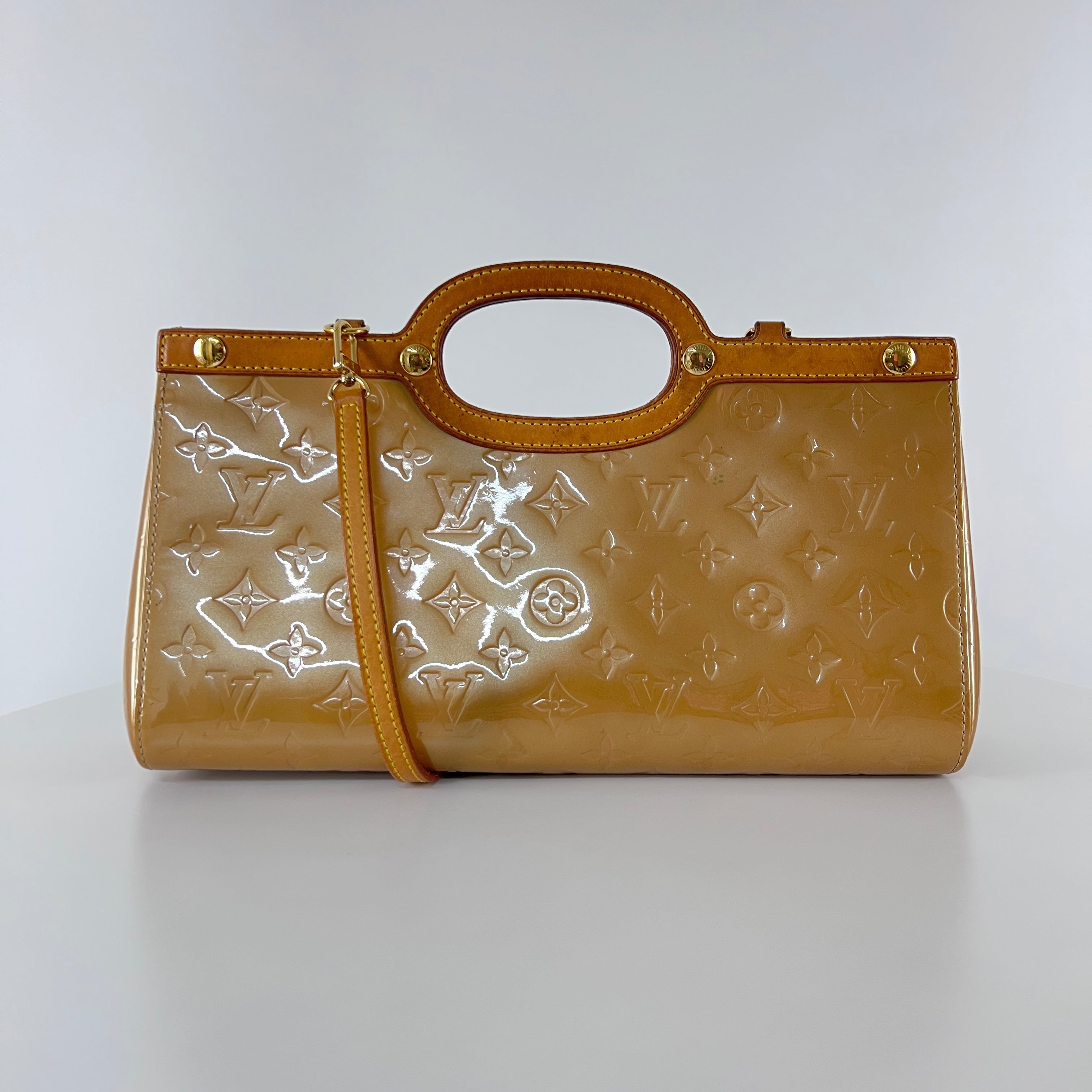 LOUIS VUITTON Roxbury handbag in brown patent leather
