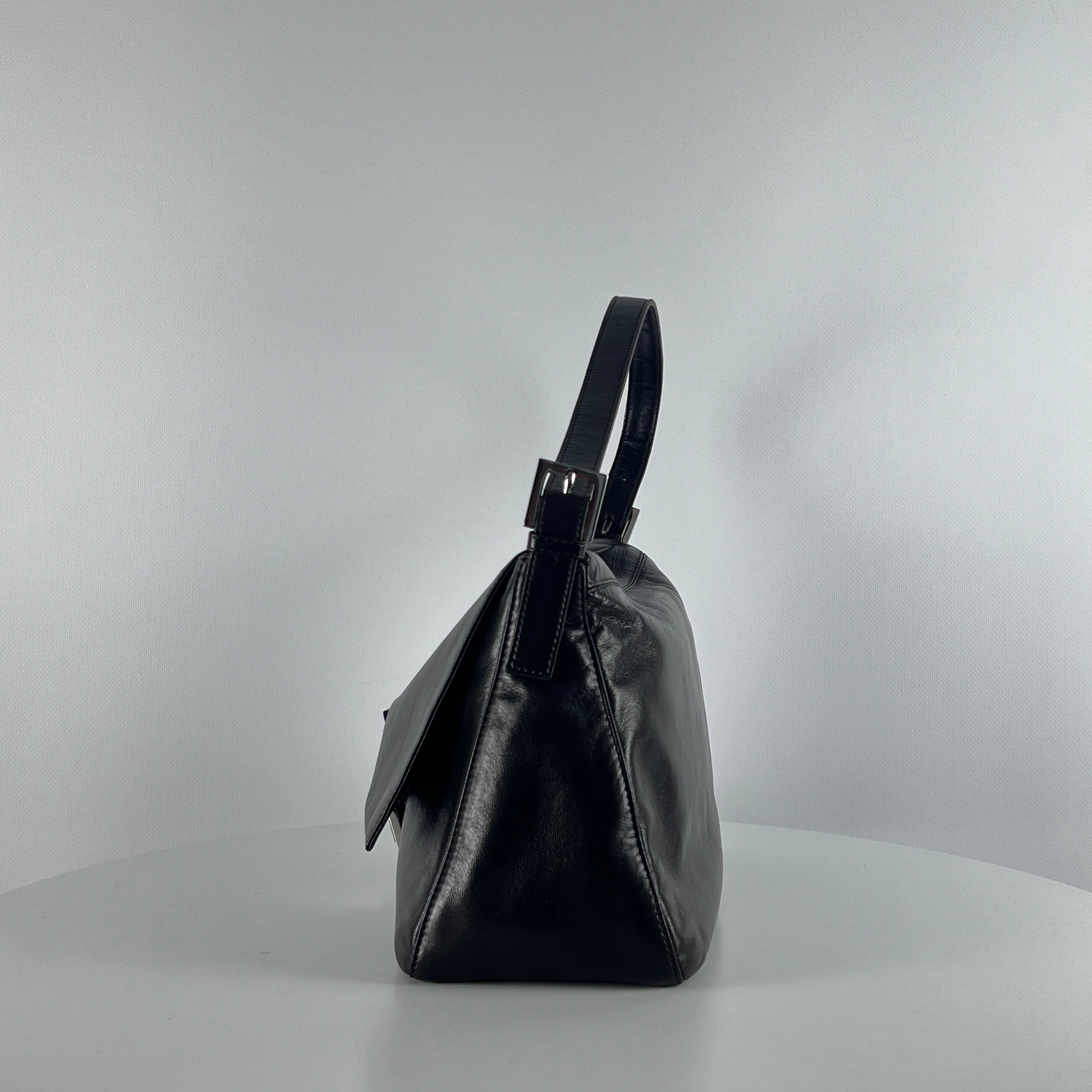 FENDI Mamma Leather handbag in brown leather