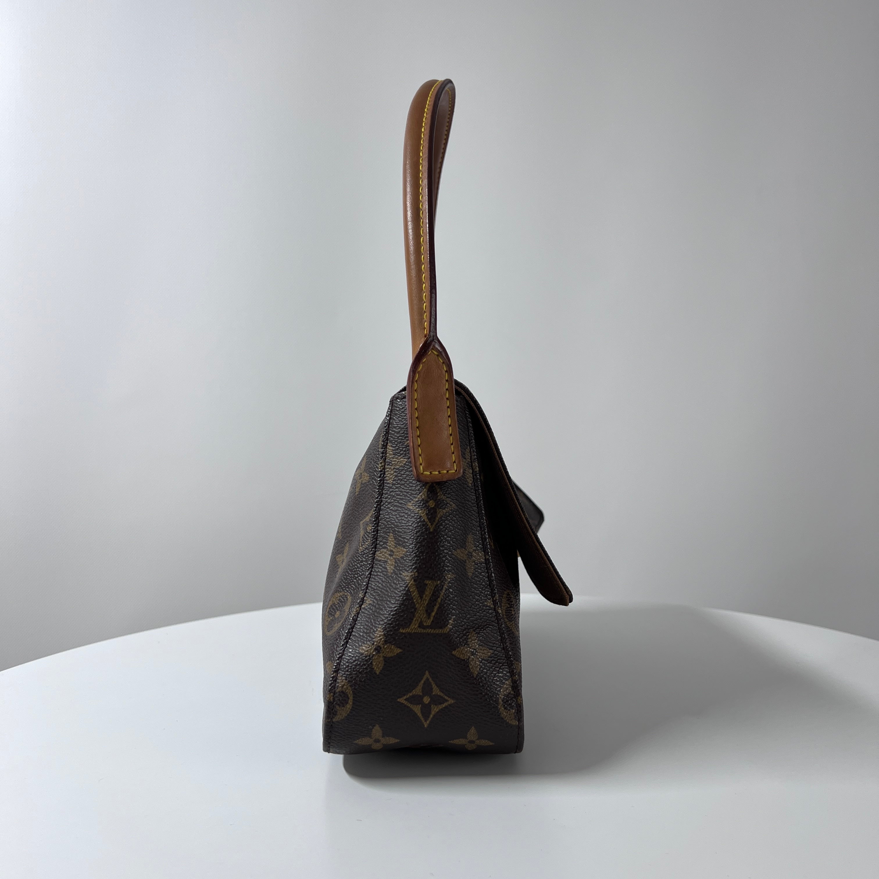 LOUIS VUITTON Looping handbag in brown canvas and leather