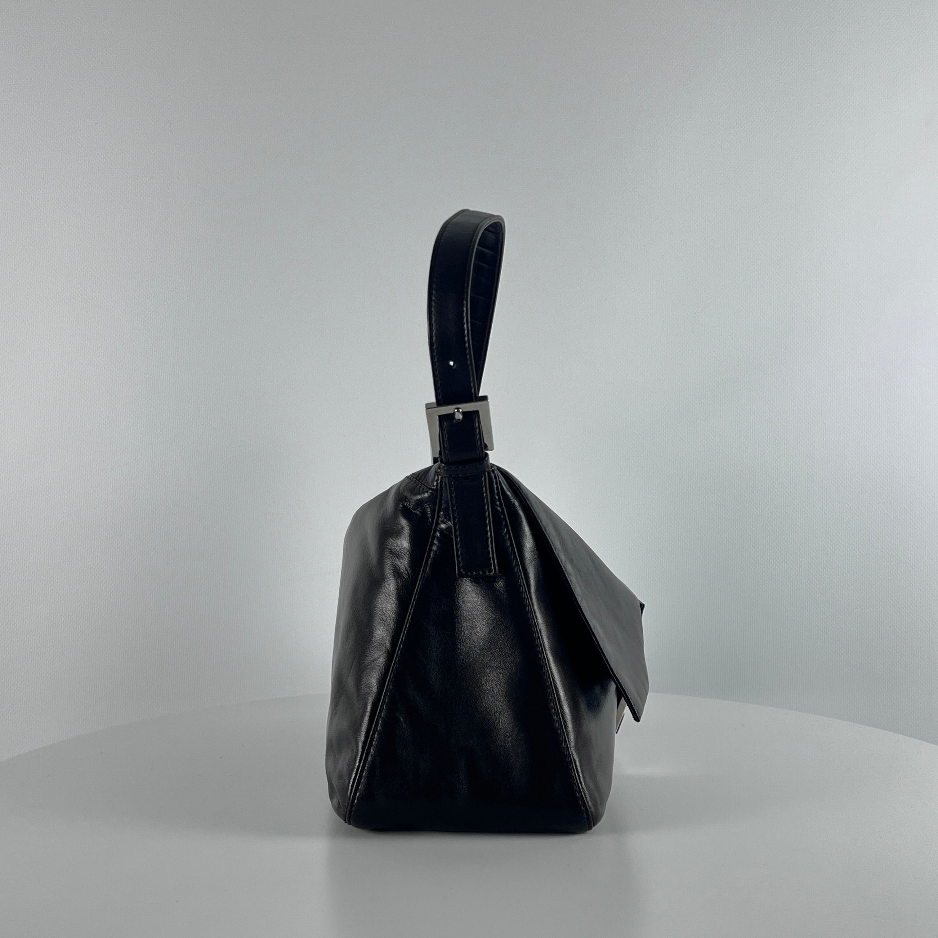 FENDI Mamma Leather handbag in brown leather