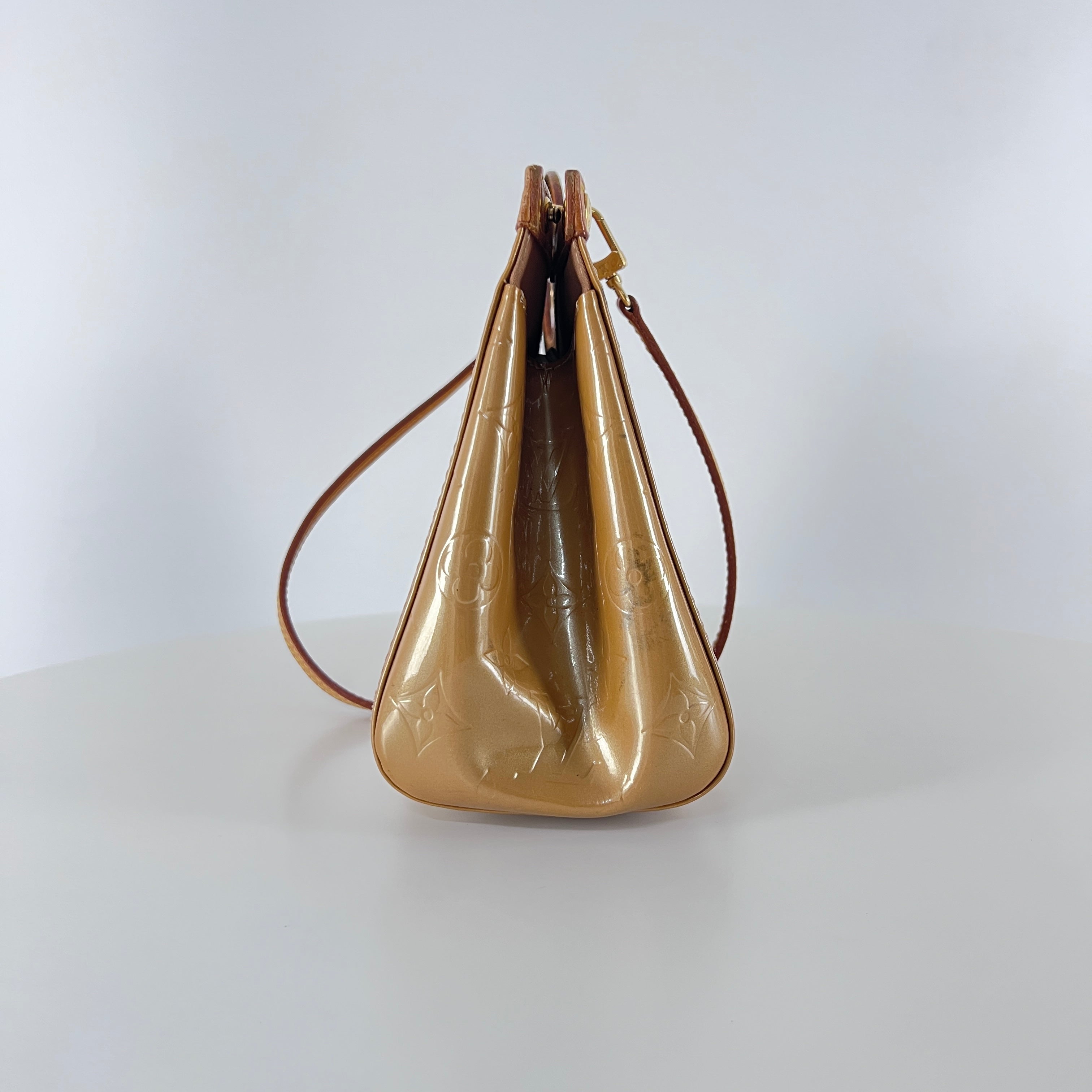 LOUIS VUITTON Roxbury handbag in brown patent leather