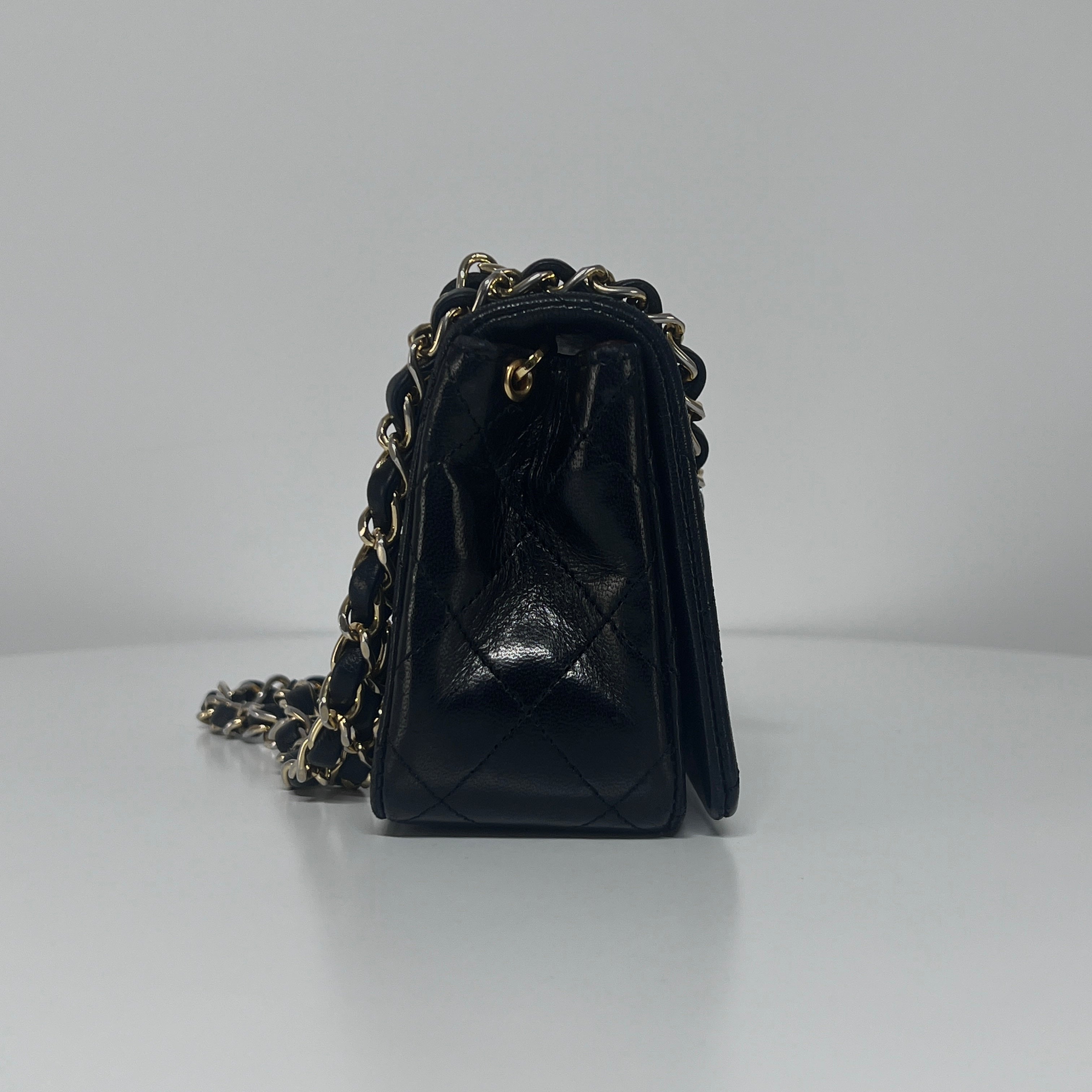 Sac à main CHANEL Timeless 19 cuir noir