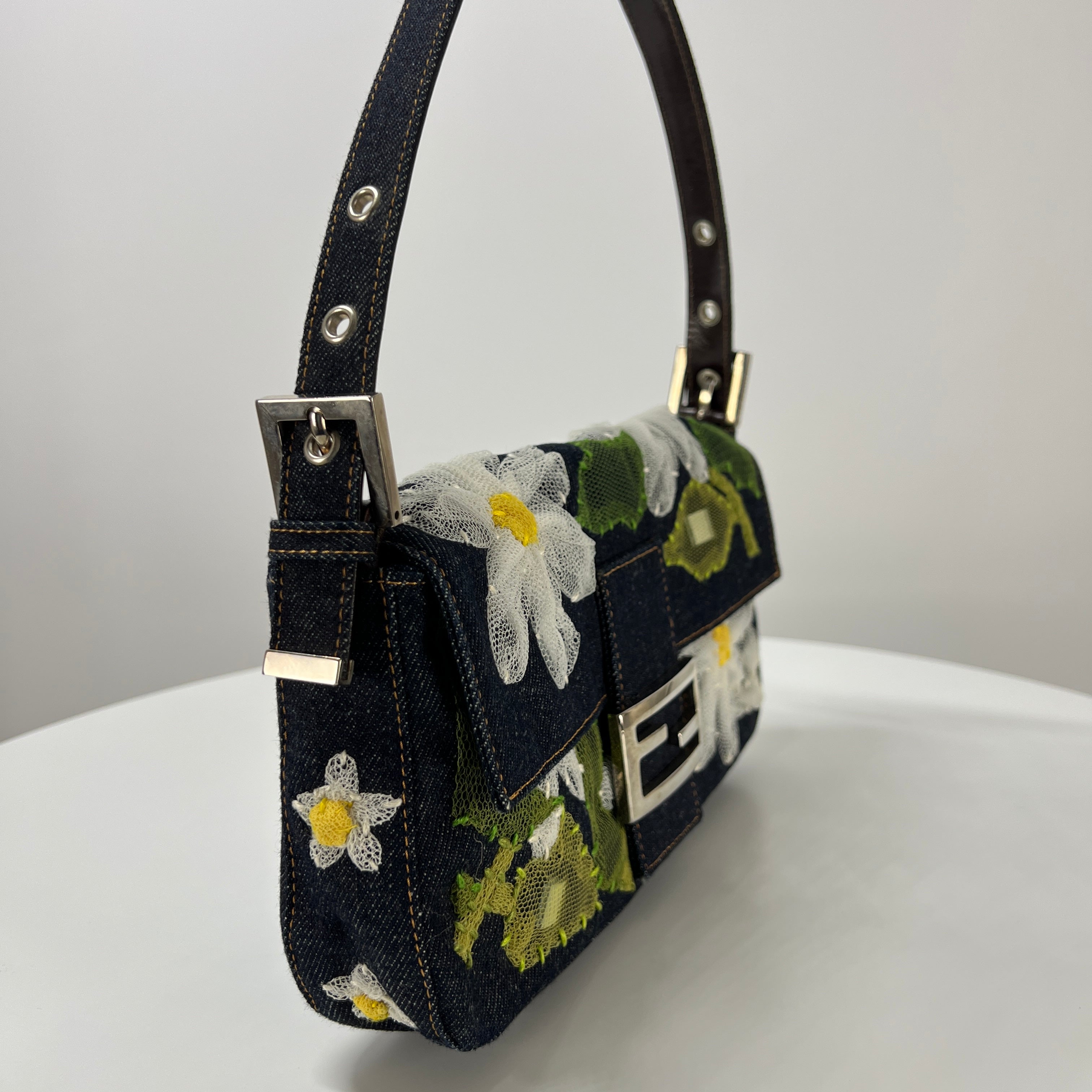 Sac à main FENDI Mamma Baguette denim bleu