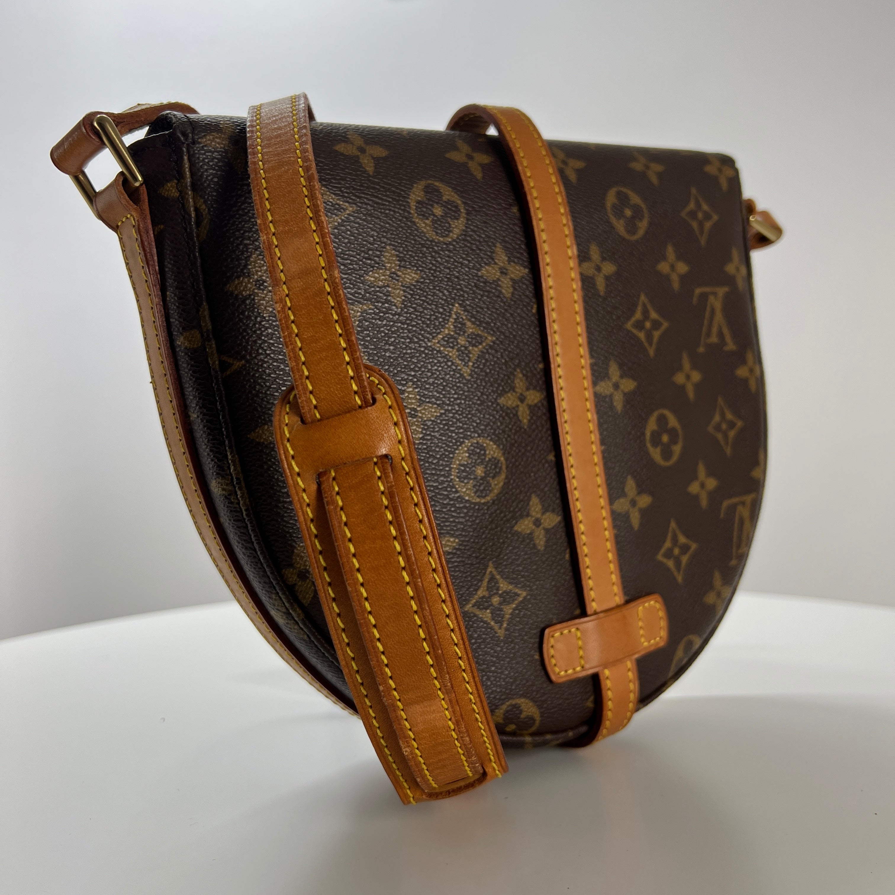 LOUIS VUITTON Chantilly canvas and brown leather handbag