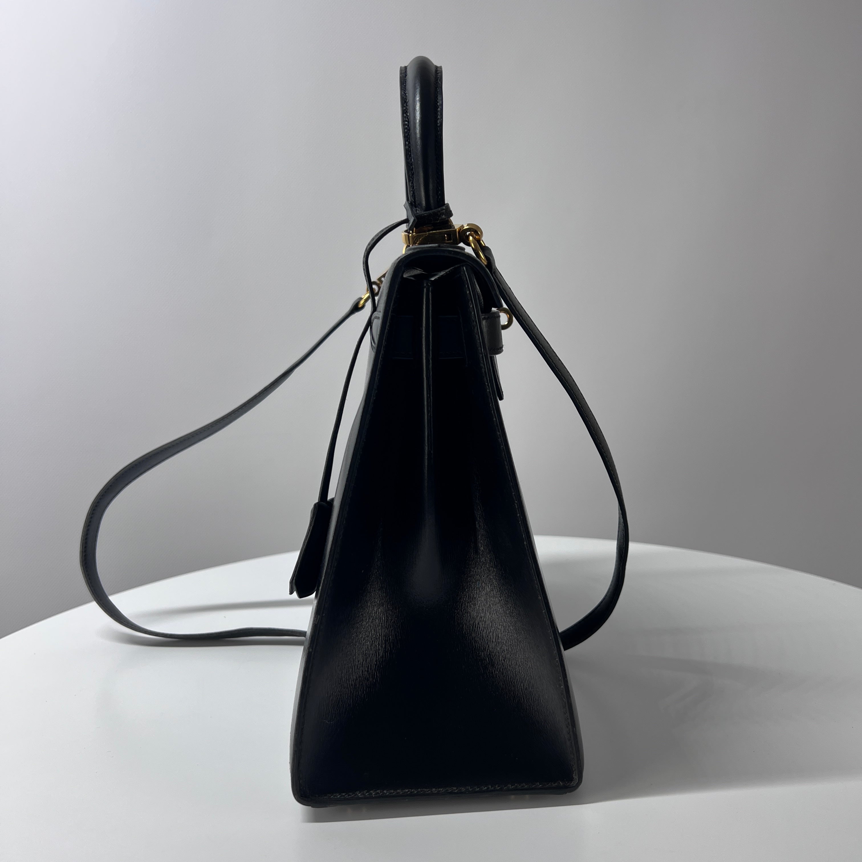 Sac à main HERMES Kelly cuir noir