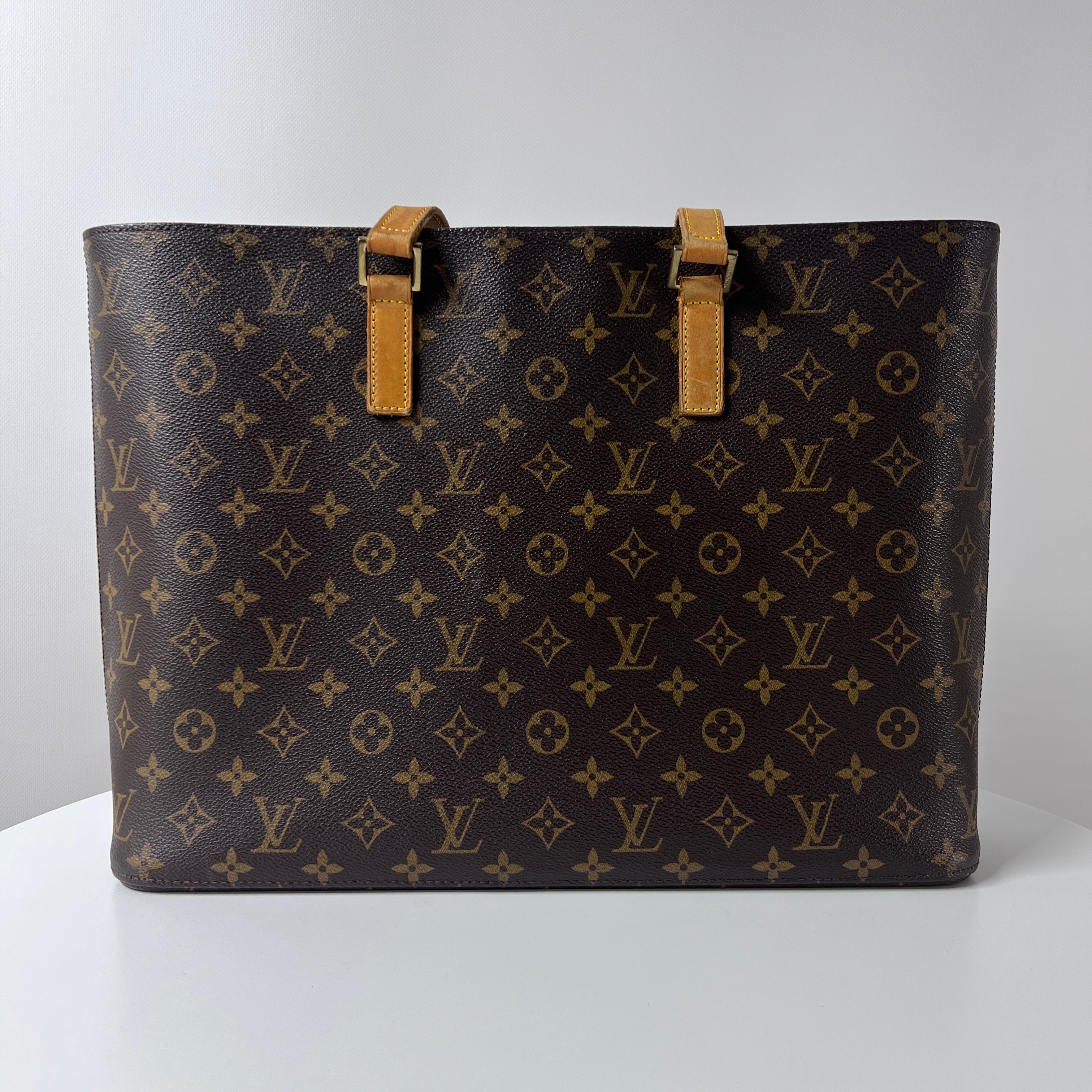 LOUIS VUITTON Luco handbag in brown canvas and leather