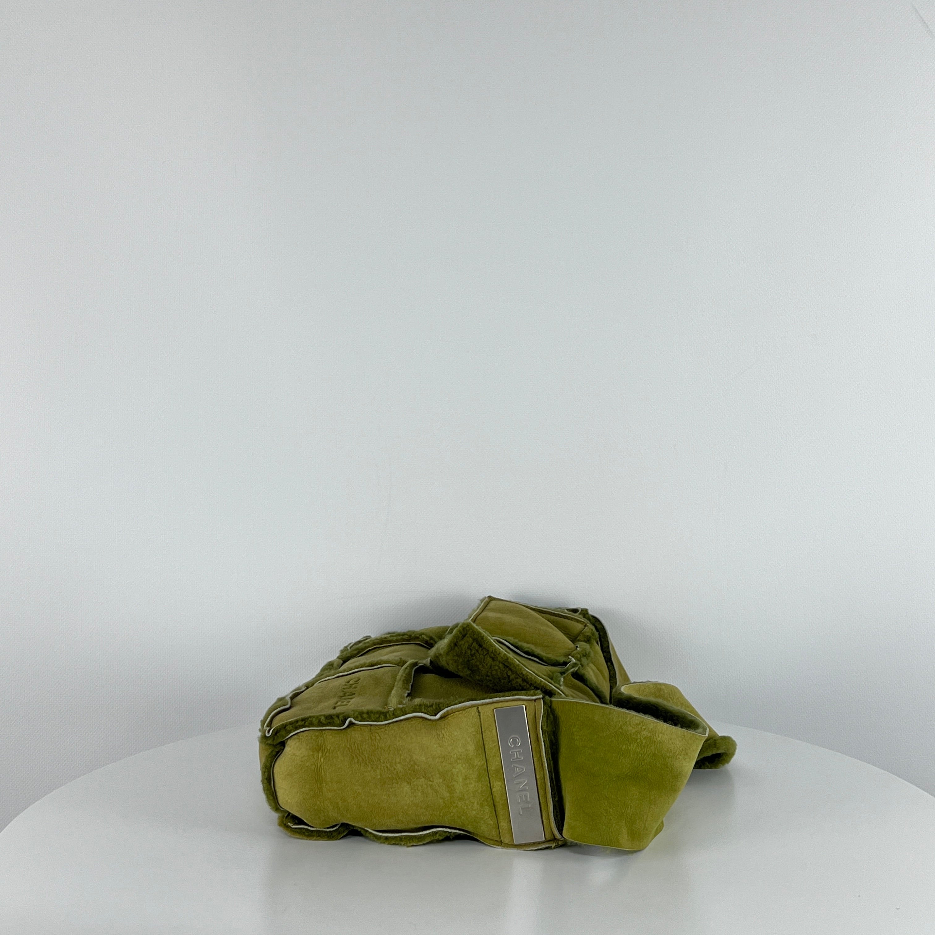 Sac à main CHANEL Choco Bar mouton vert