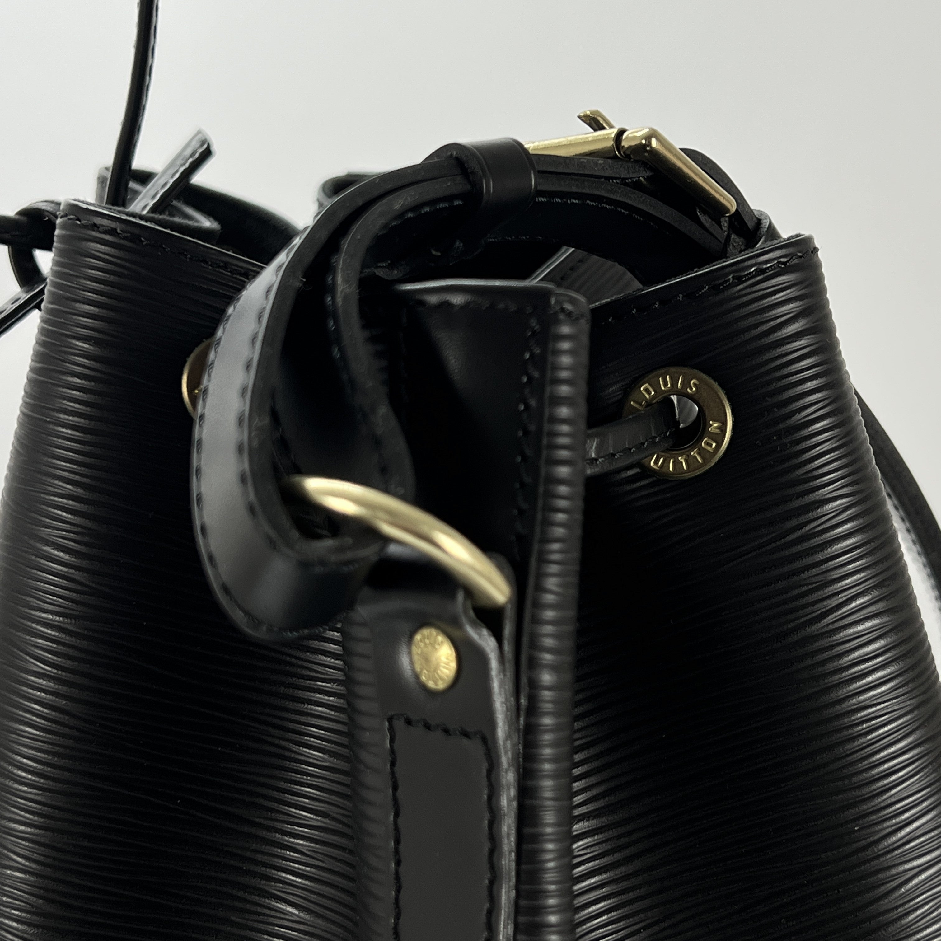 LOUIS VUITTON Noé GM black epi leather handbag