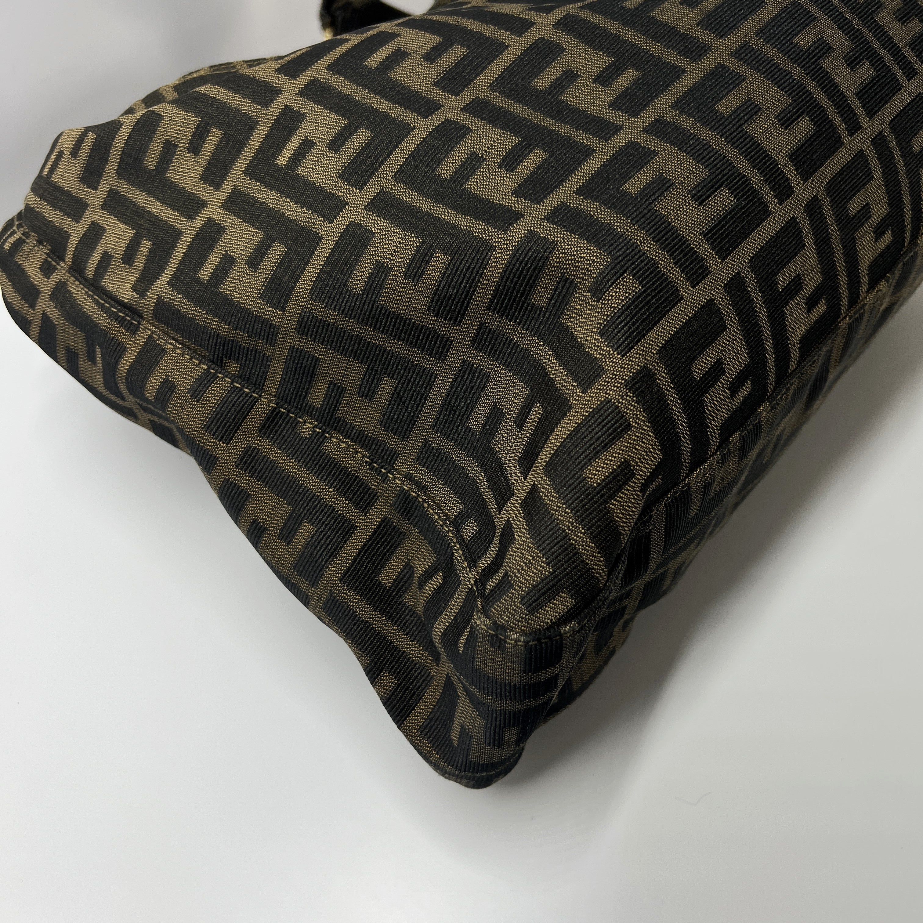 Sac à main FENDI Hobo toile et cuir marron