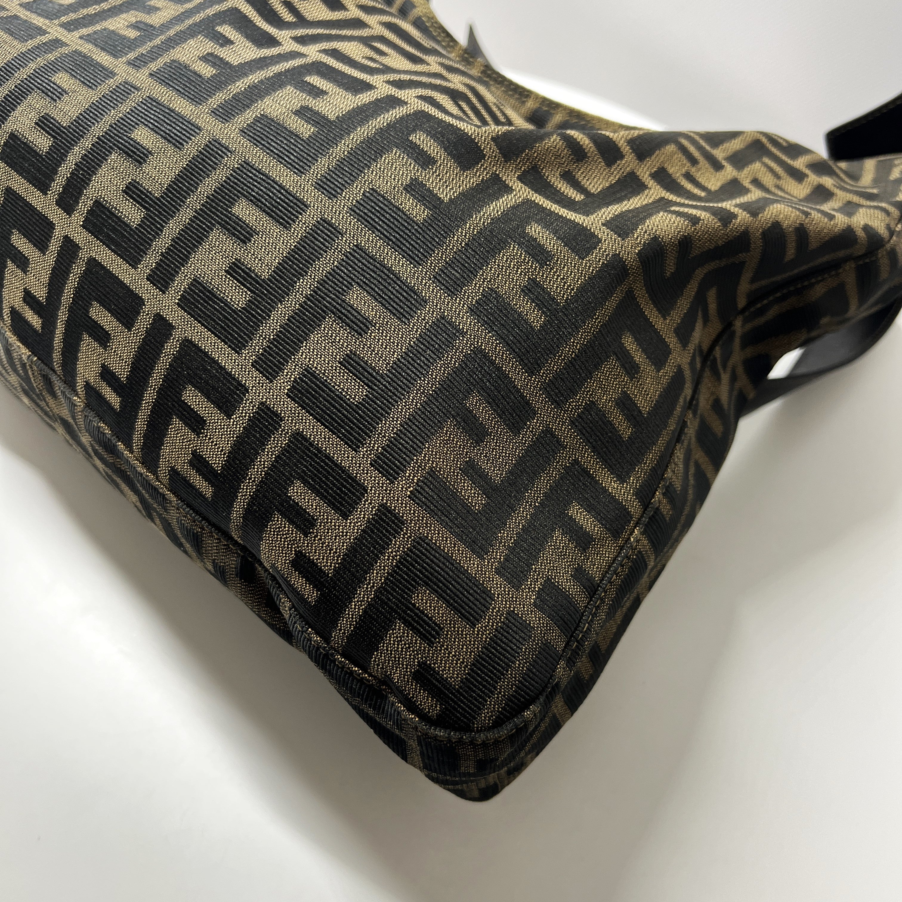 Sac à main FENDI Hobo toile et cuir marron