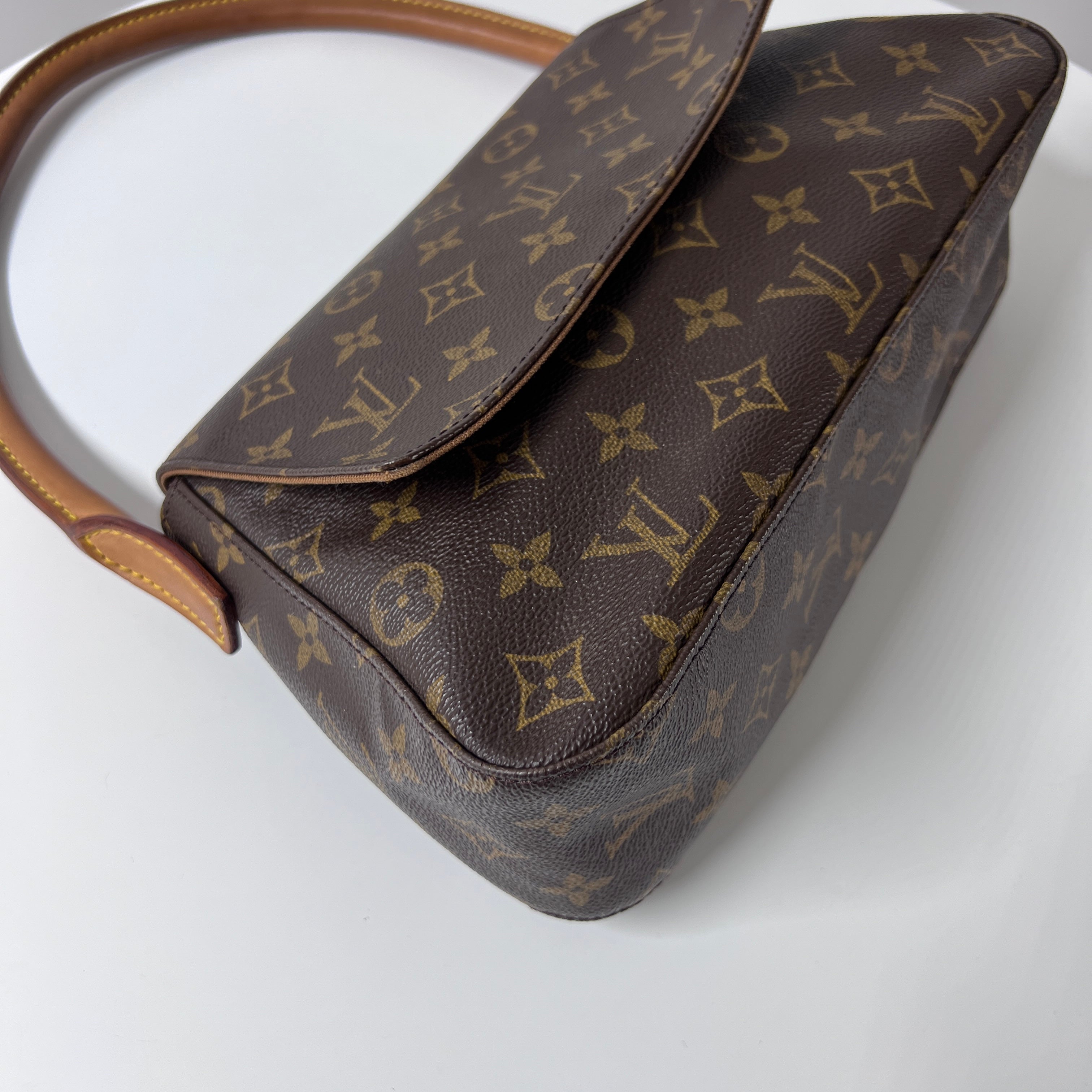 LOUIS VUITTON Looping handbag in brown canvas and leather
