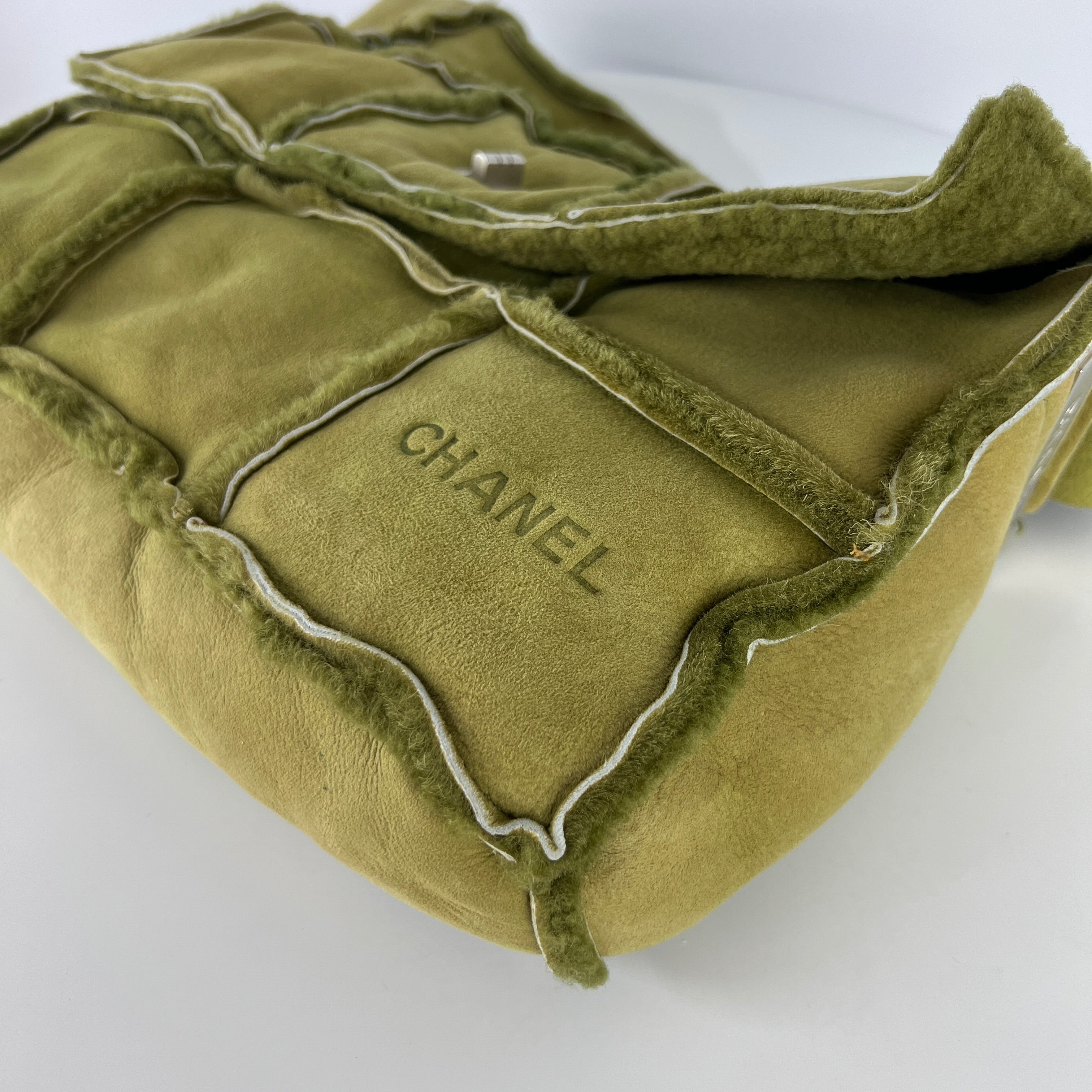 Sac à main CHANEL Choco Bar mouton vert