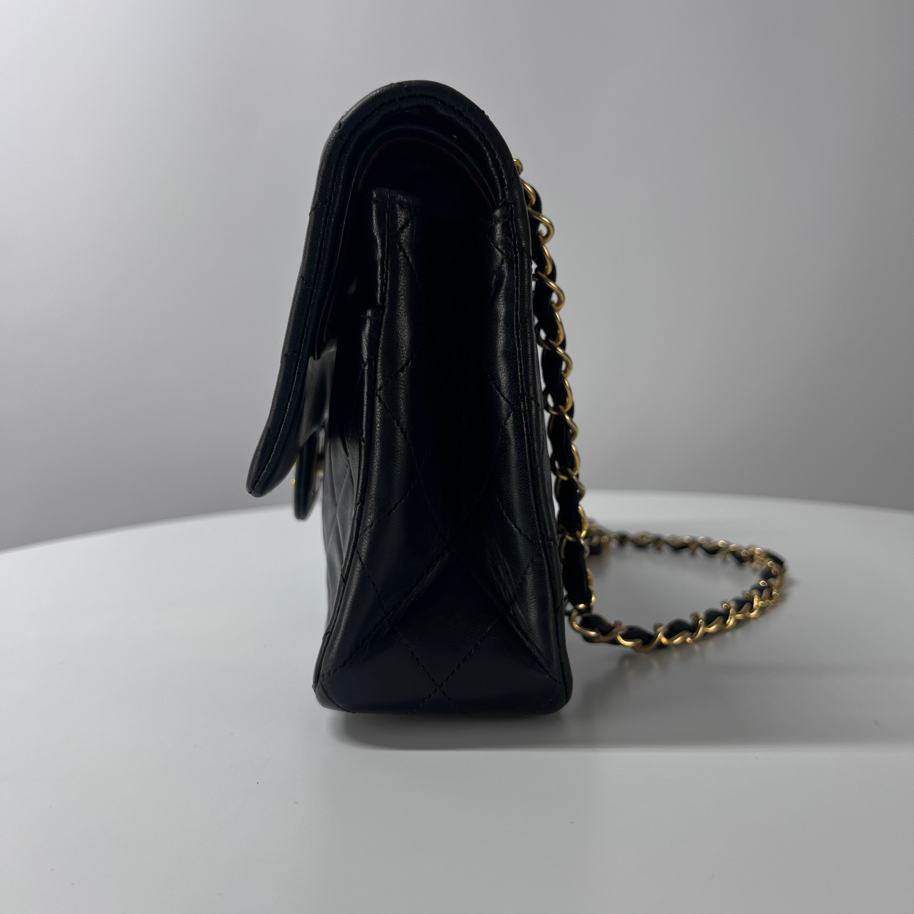 Sac à main CHANEL Timeless classique medium double flap cuir noir