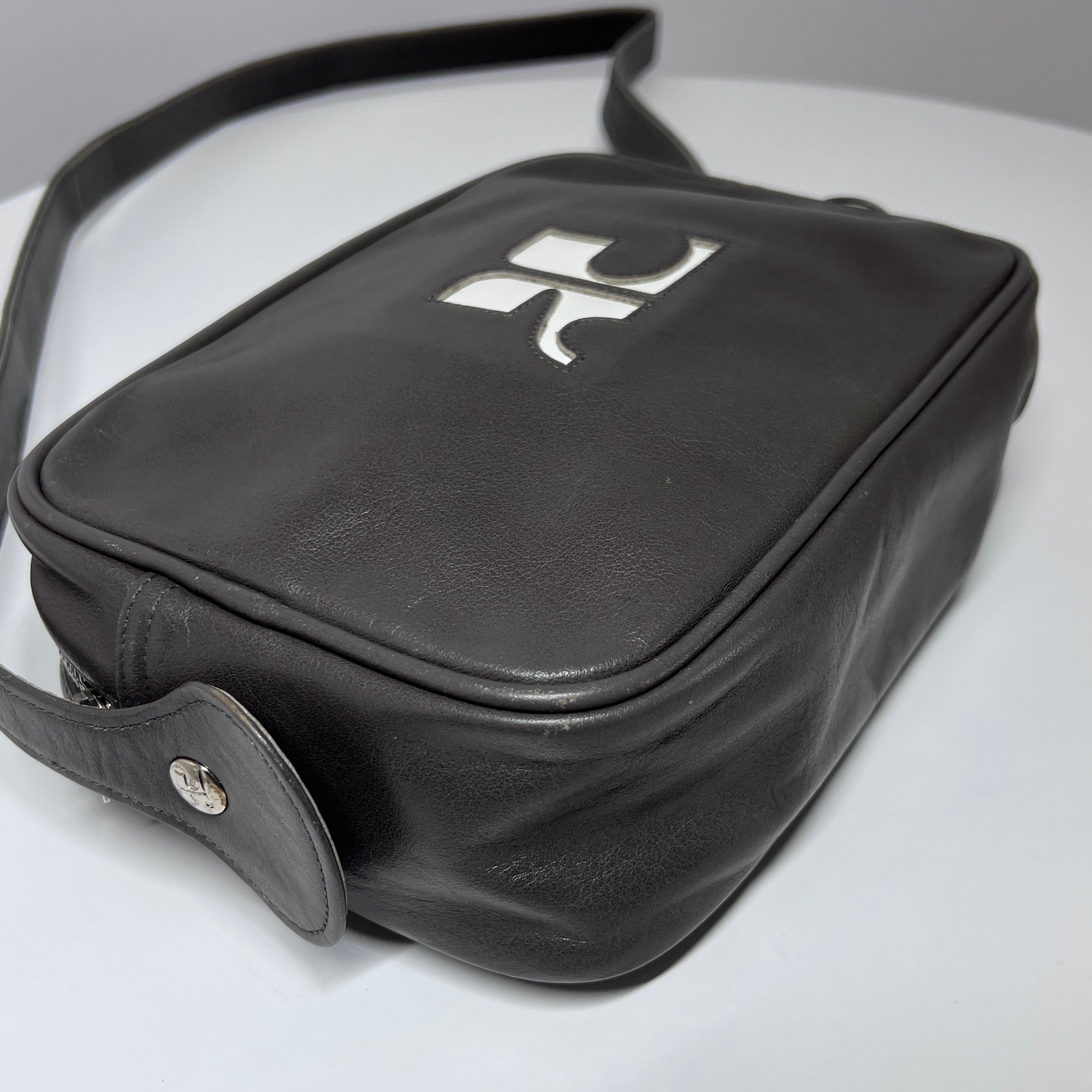 COURREGES Camera gray leather handbag