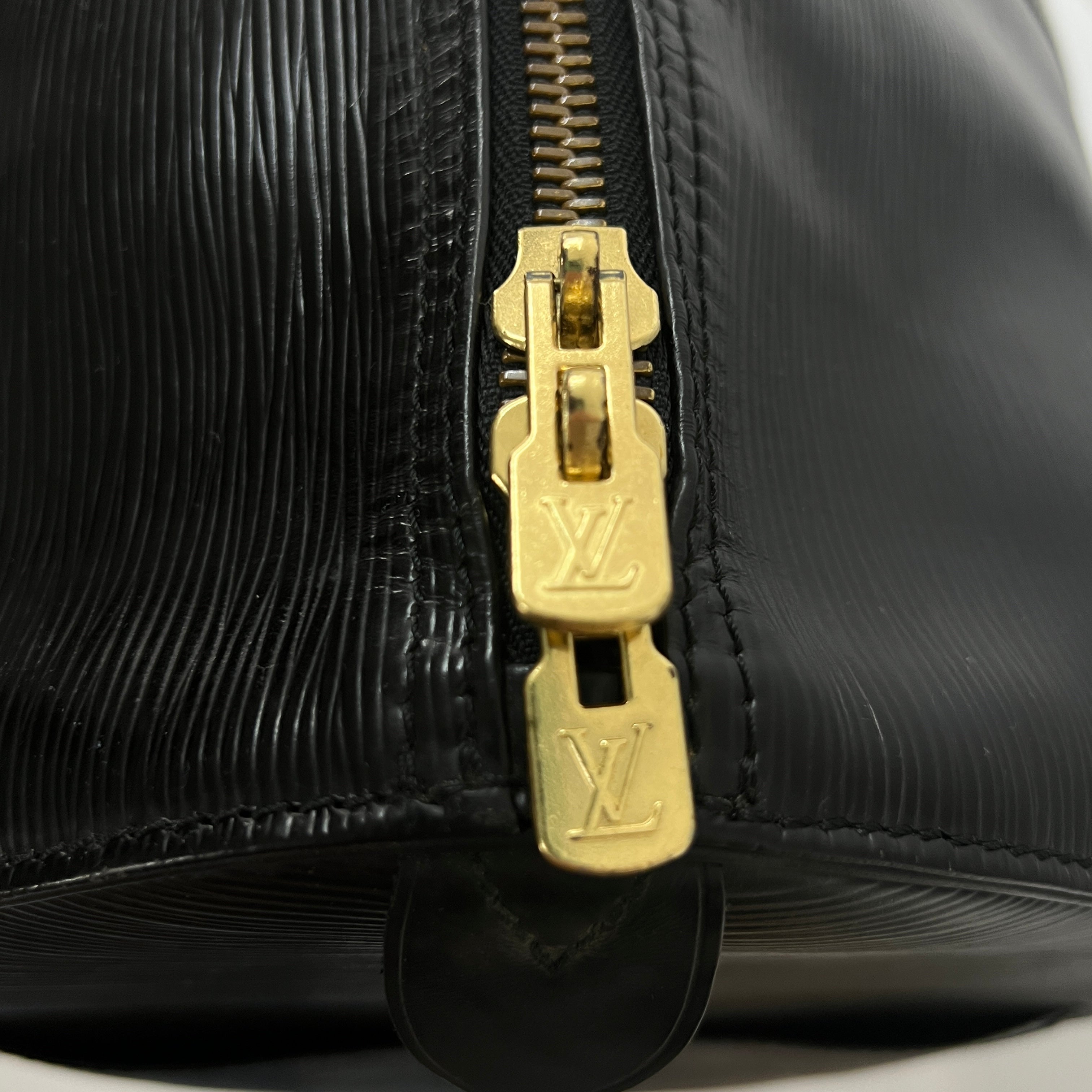 LOUIS VUITTON Keepall 55 black epi leather handbag