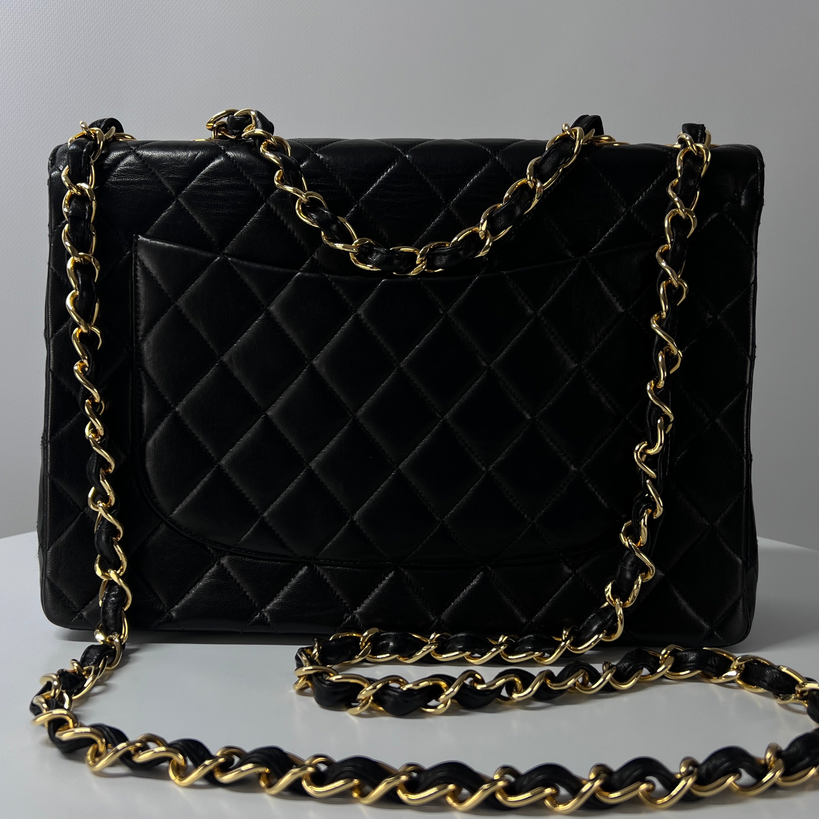 Sac à main CHANEL Timeless classique jumbo cuir noir