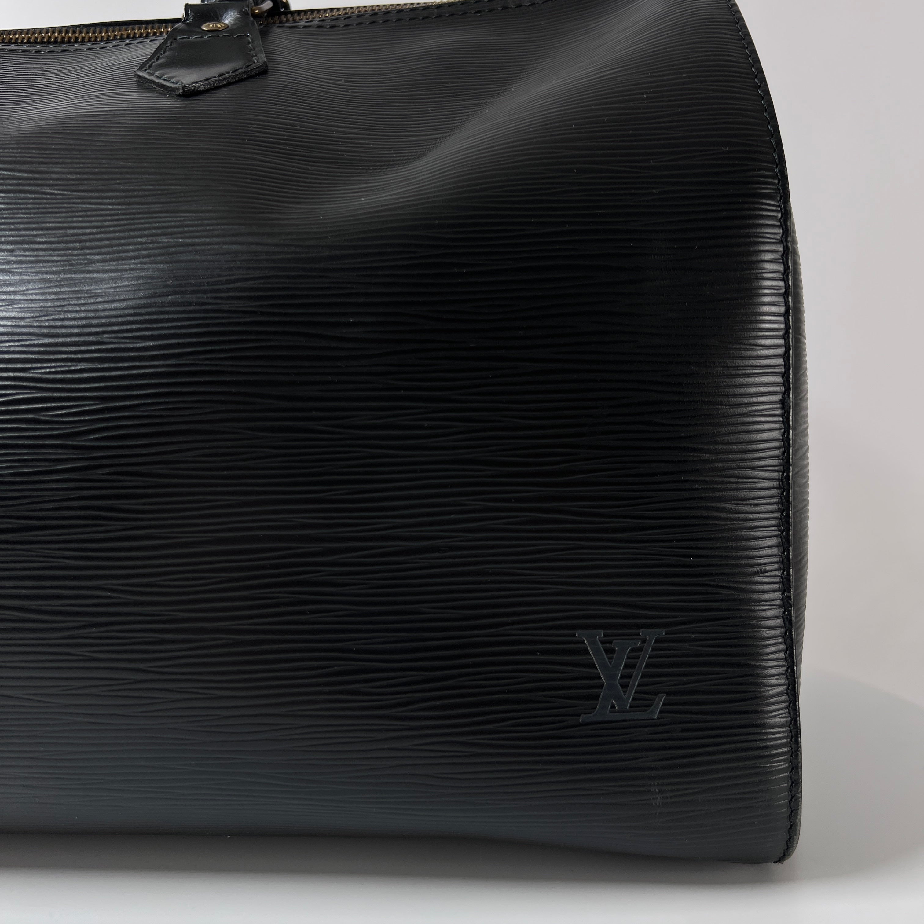 Sac à main LOUIS VUITTON Speedy 40 cuie épi noir