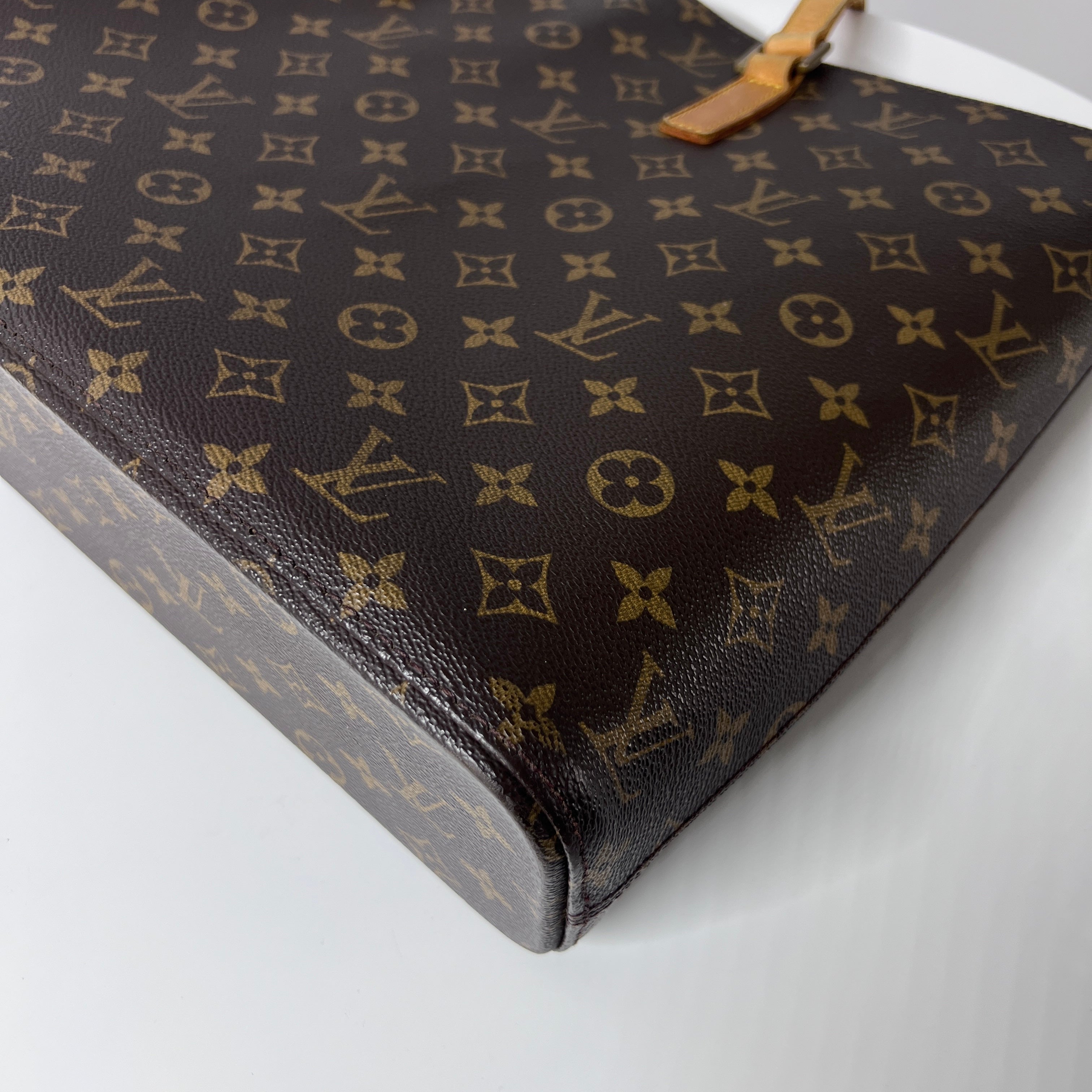 LOUIS VUITTON Luco handbag in brown canvas and leather