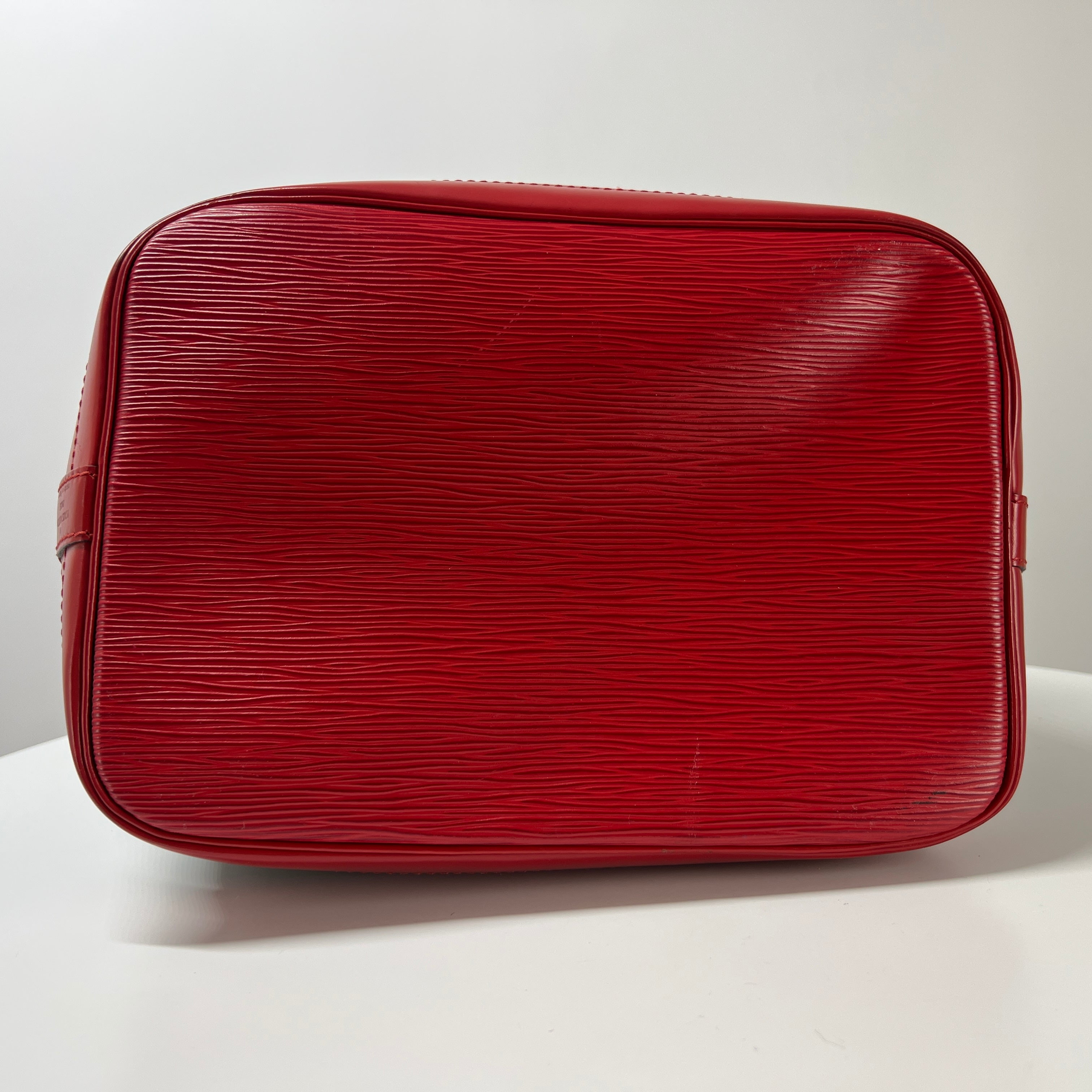 Sac à main LOUIS VUITTON Noé GM cuir épi noir