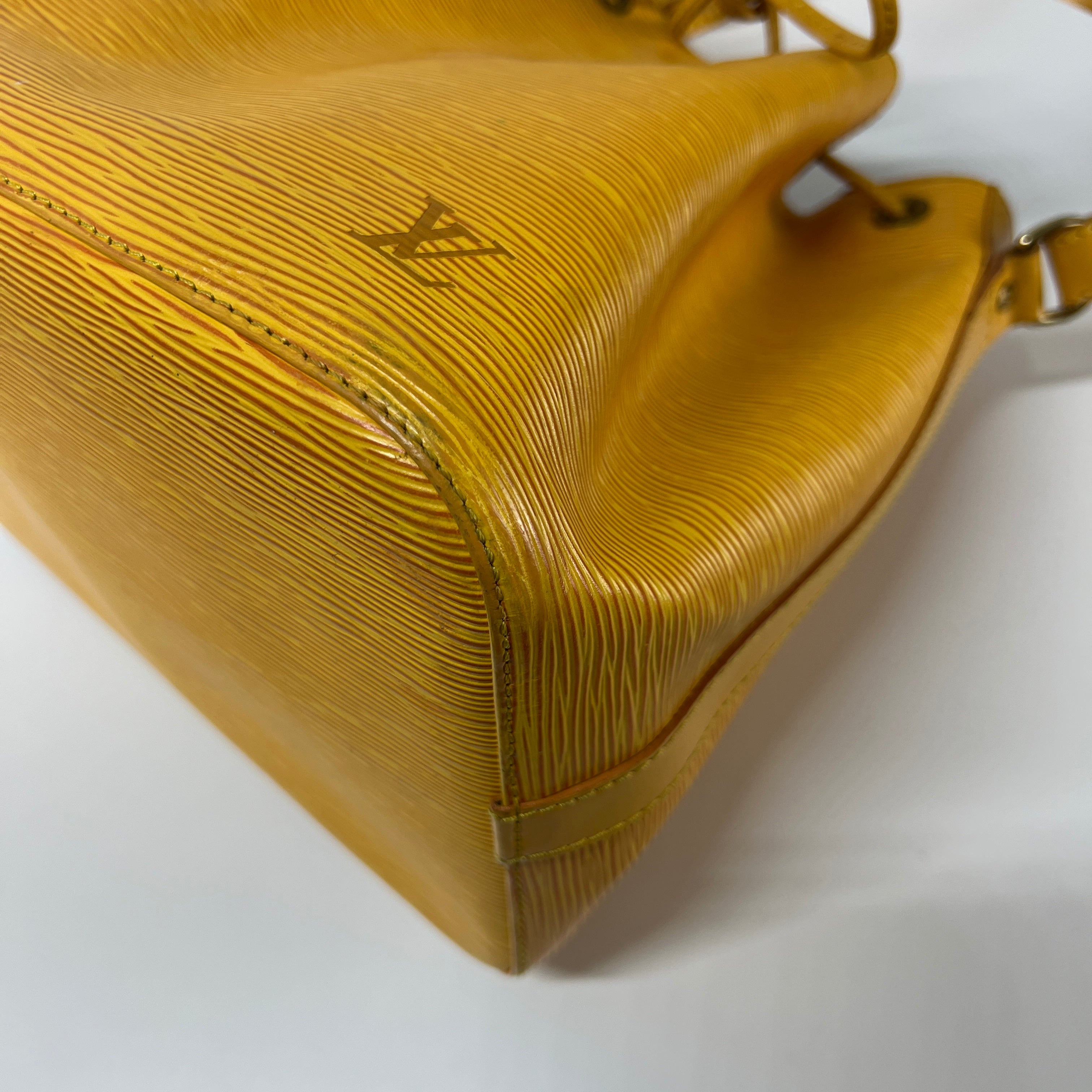 LOUIS VUITTON Noé PM handbag in yellow epi leather