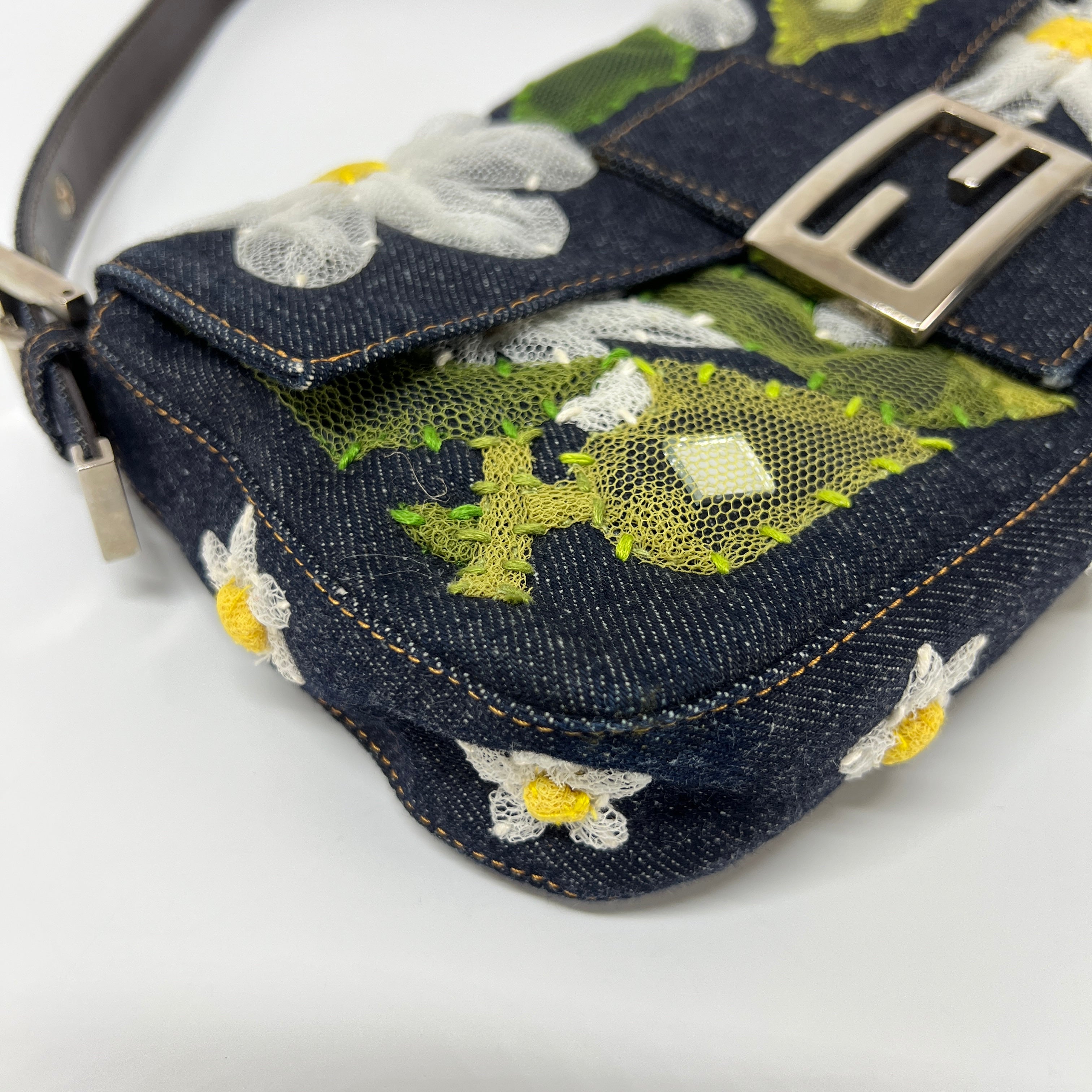 Sac à main FENDI Mamma Baguette denim bleu