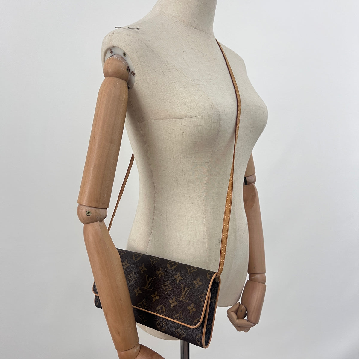 LOUIS VUITTON Twin GM Shoulder Bag in vintage brown canvas and leather 2001