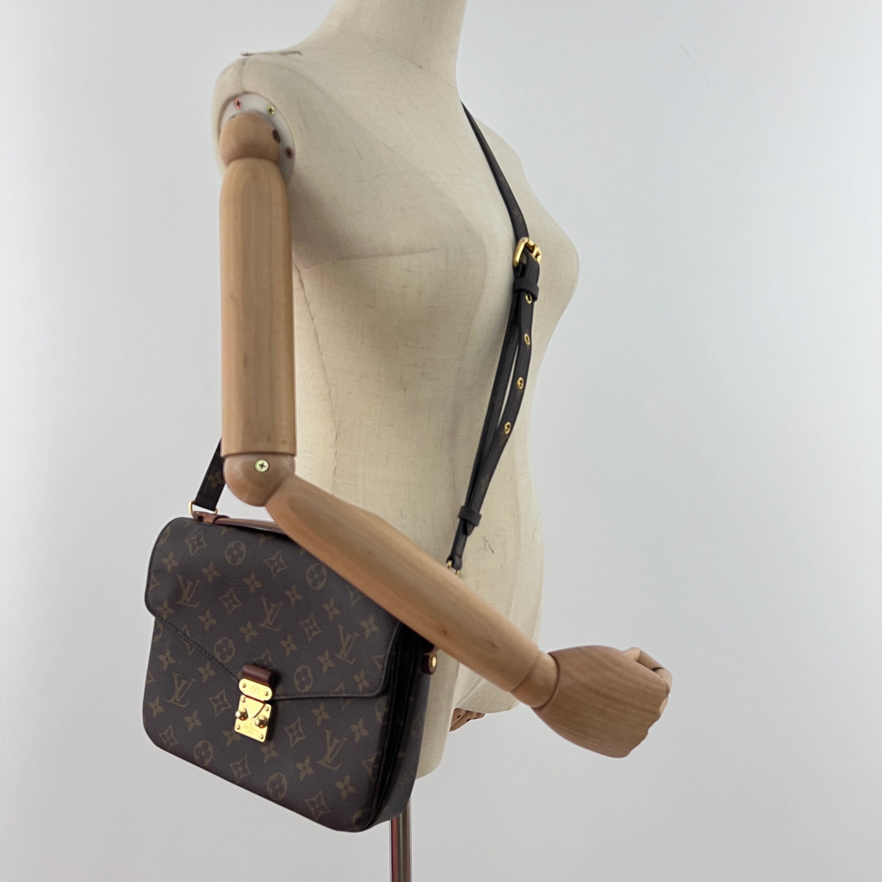 Sac à main LOUIS VUITTON Metis toile et cuir marron