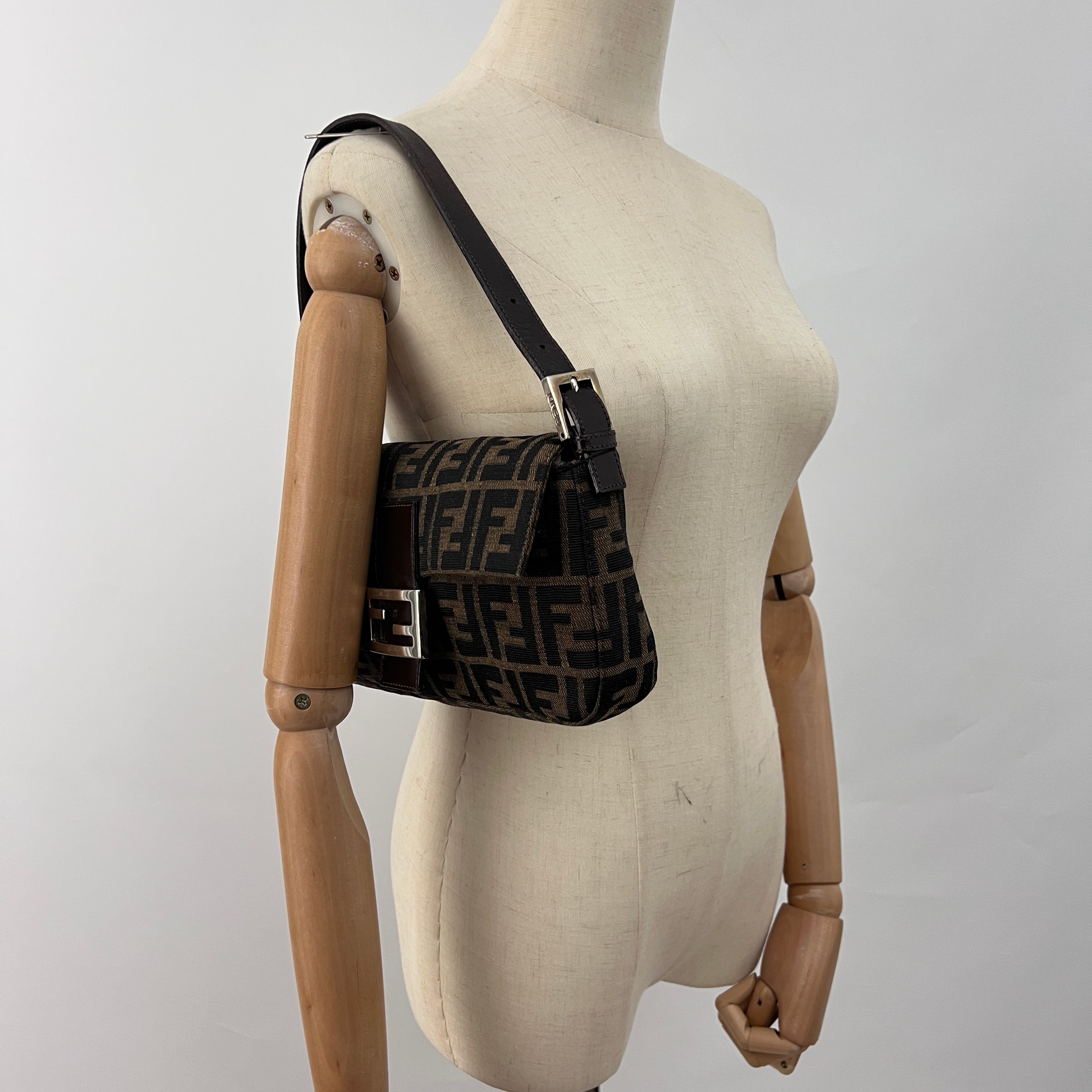 Sac FENDI Baguette toile et cuir marron