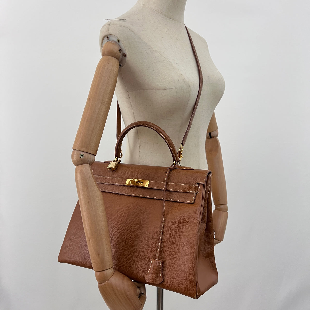 Sac à bandoulière HERMÈS Kelly 35 cuir courchevel retourné marron