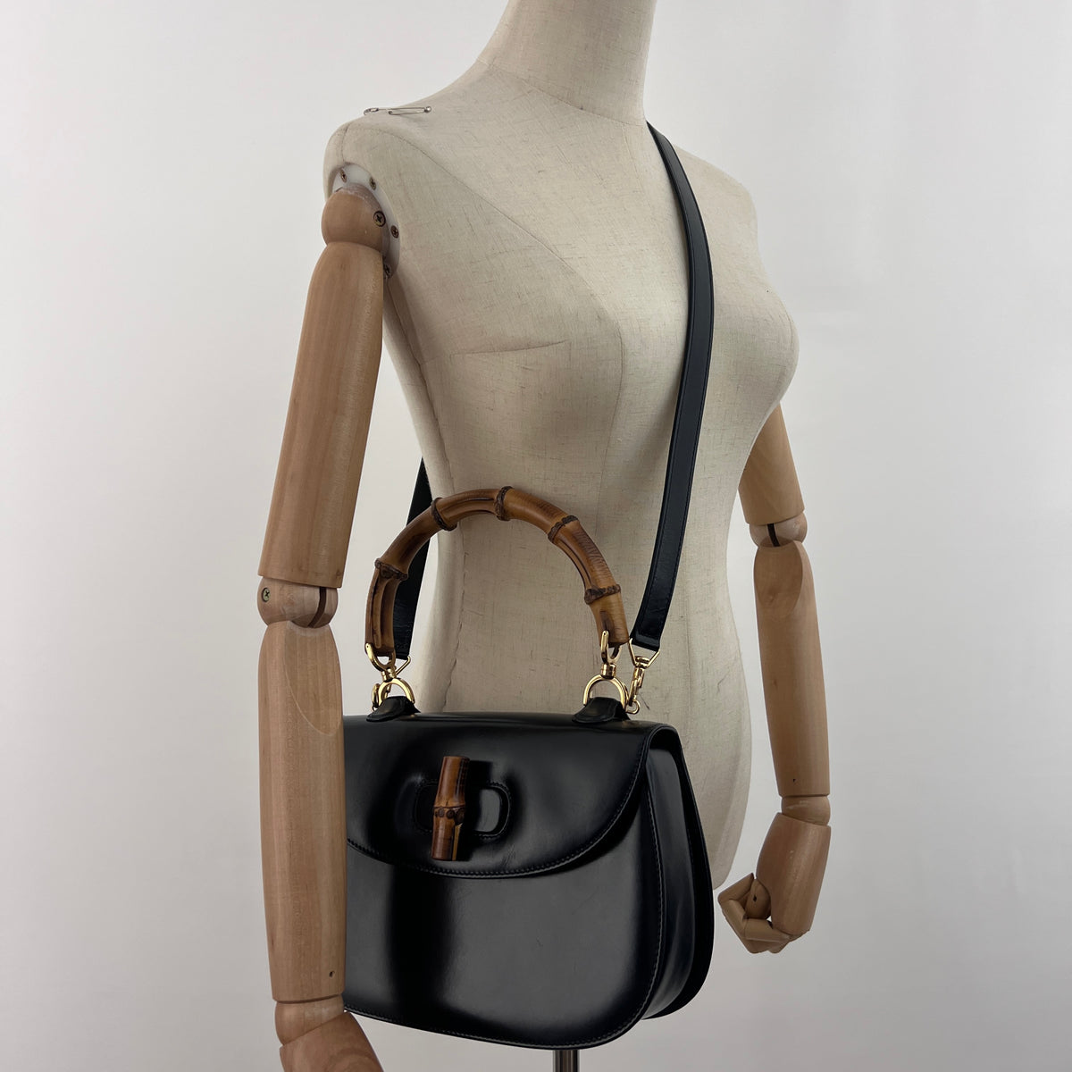 Sac à bandoulière GUCCI Bamboo 1947 Moyen cuir lisse noir