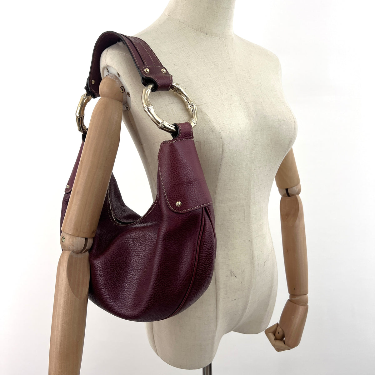 Sac GUCCI Bamboo Ring Half Moon cuir grainé bordeaux