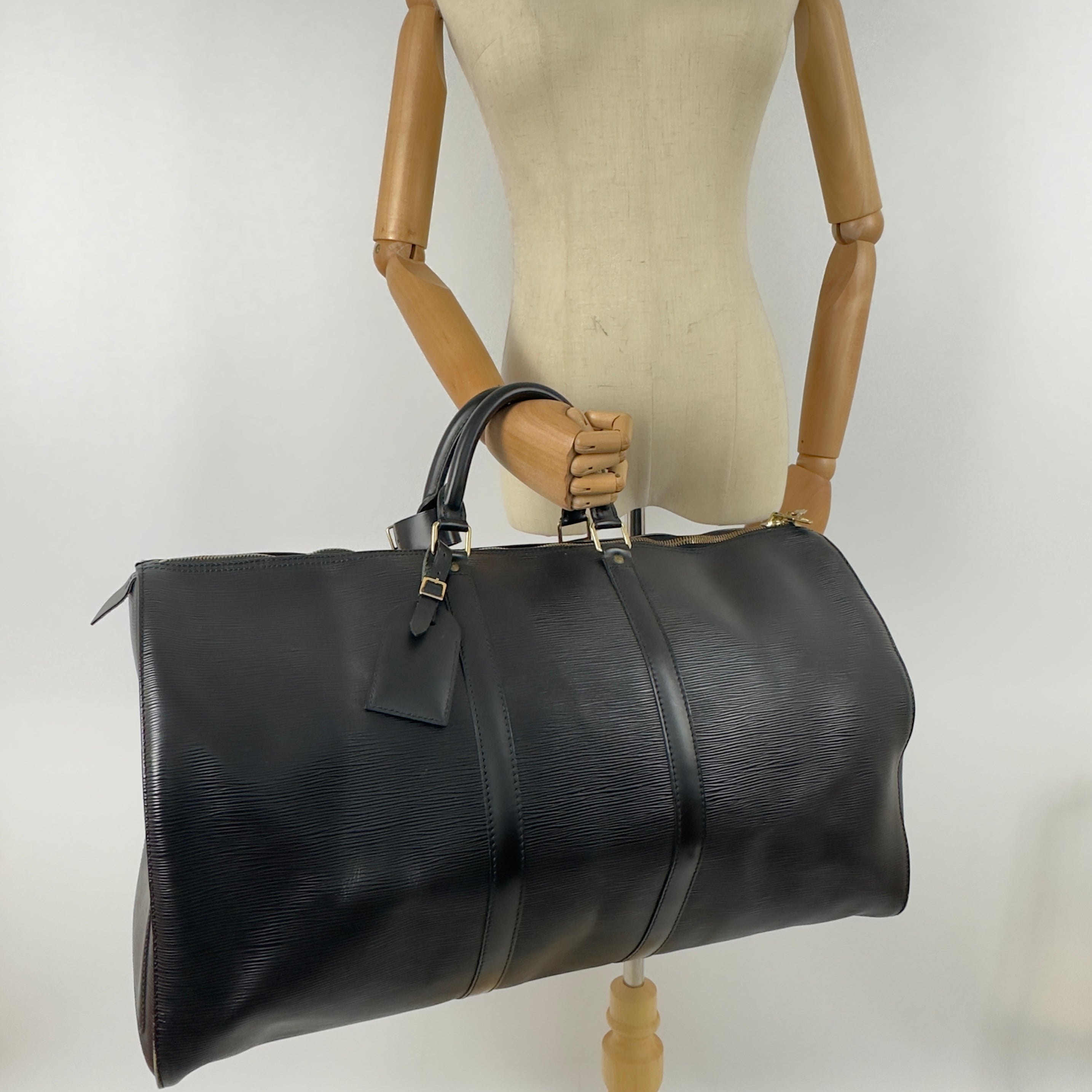 Sac à main LOUIS VUITTON Keepall 55 cuir épi noir