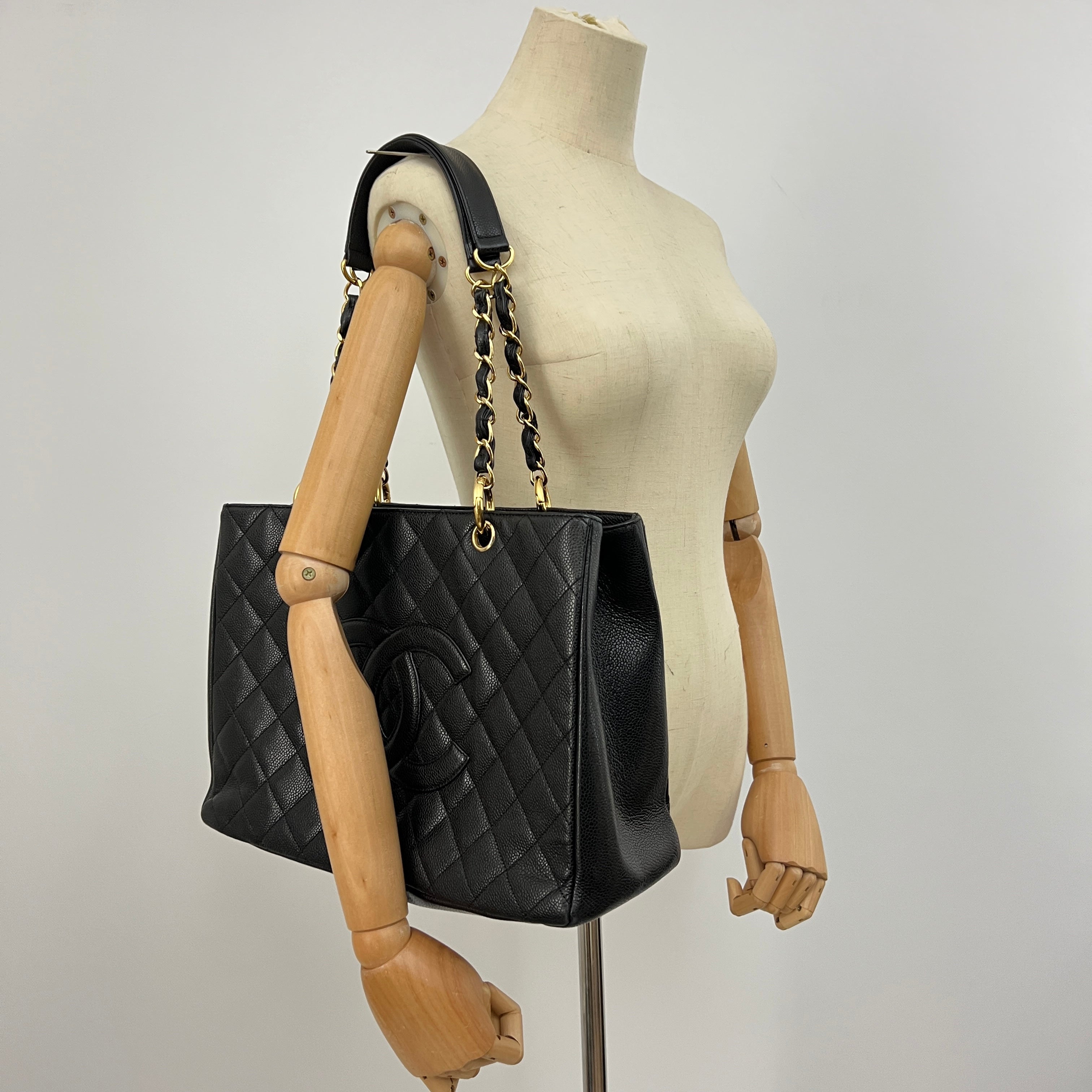 Sac CHANEL Grand Shopping Tote cuir caviar noir