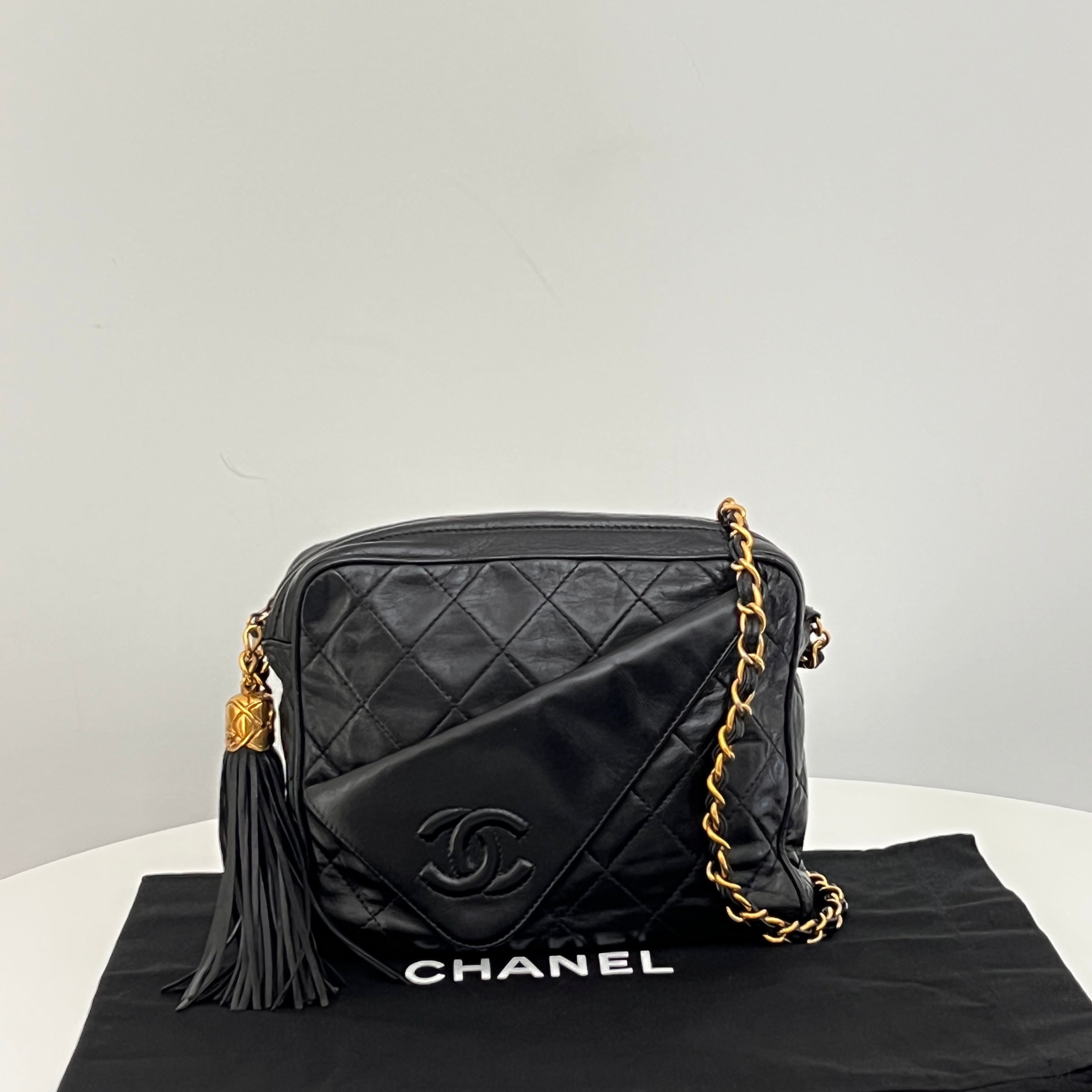 CHANEL Camera Bag black lambskin shoulder bag 1989-1991