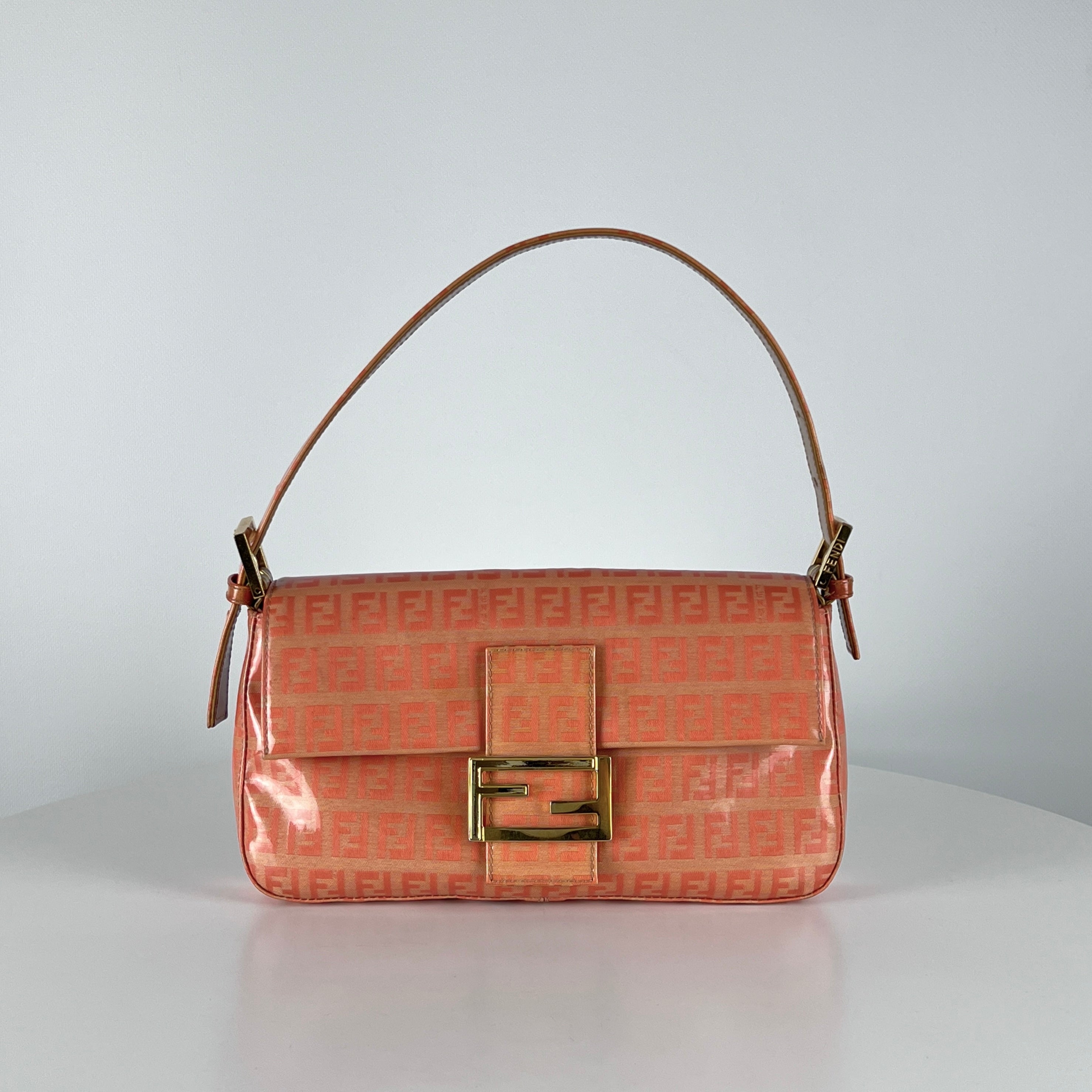 Sac à main FENDI Baguette vinyle orange