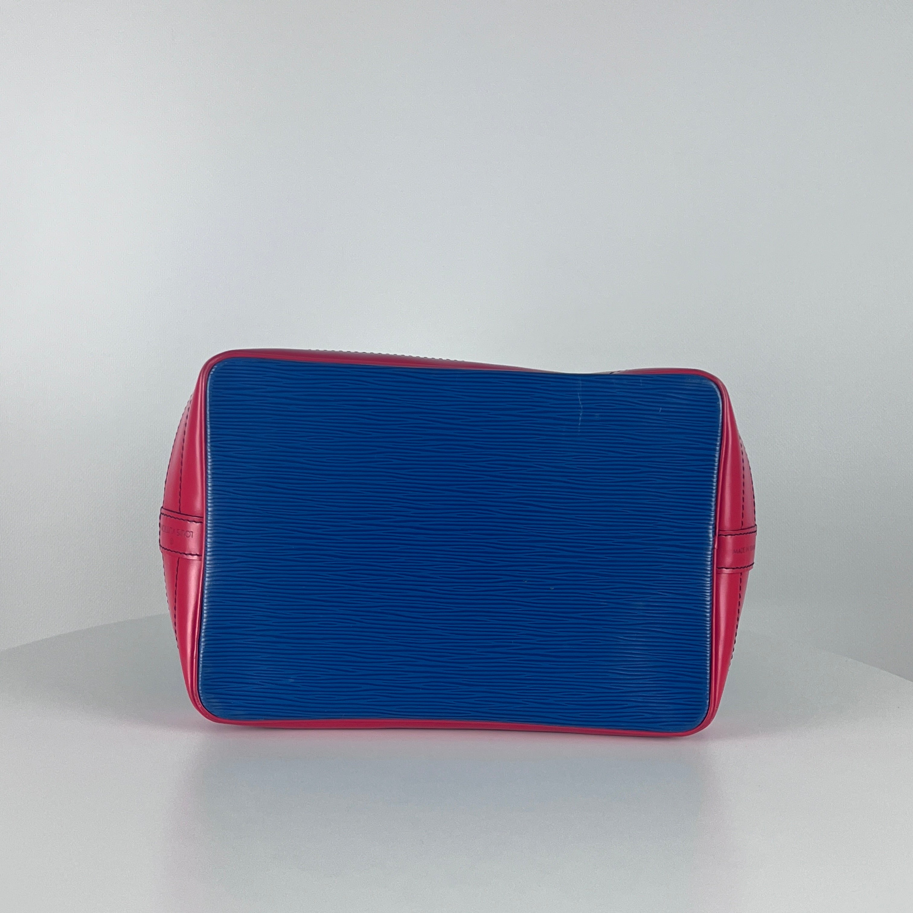 LOUIS VUITTON Noé tricolor leather handbag