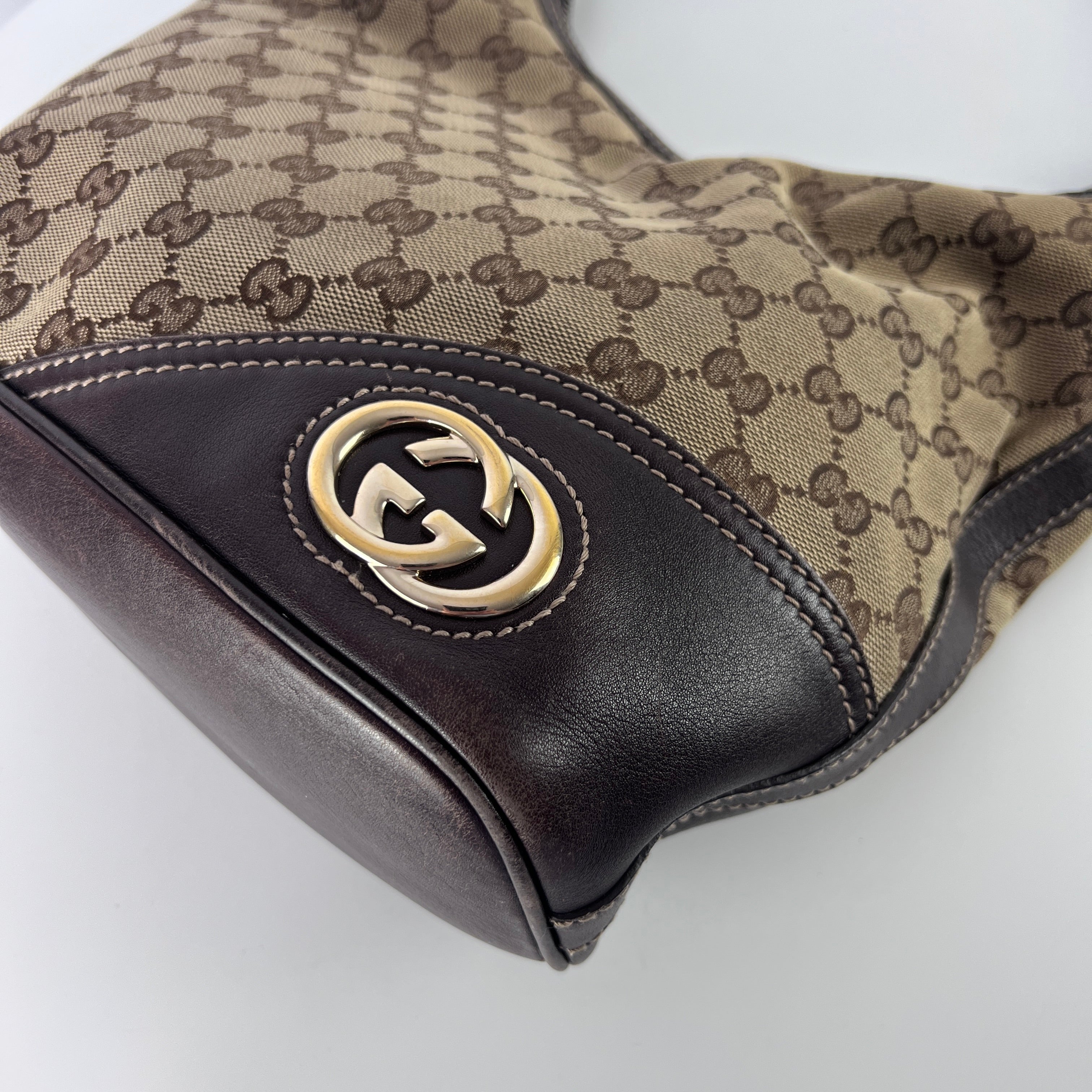 GUCCI Hobo GG canvas and brown leather handbag