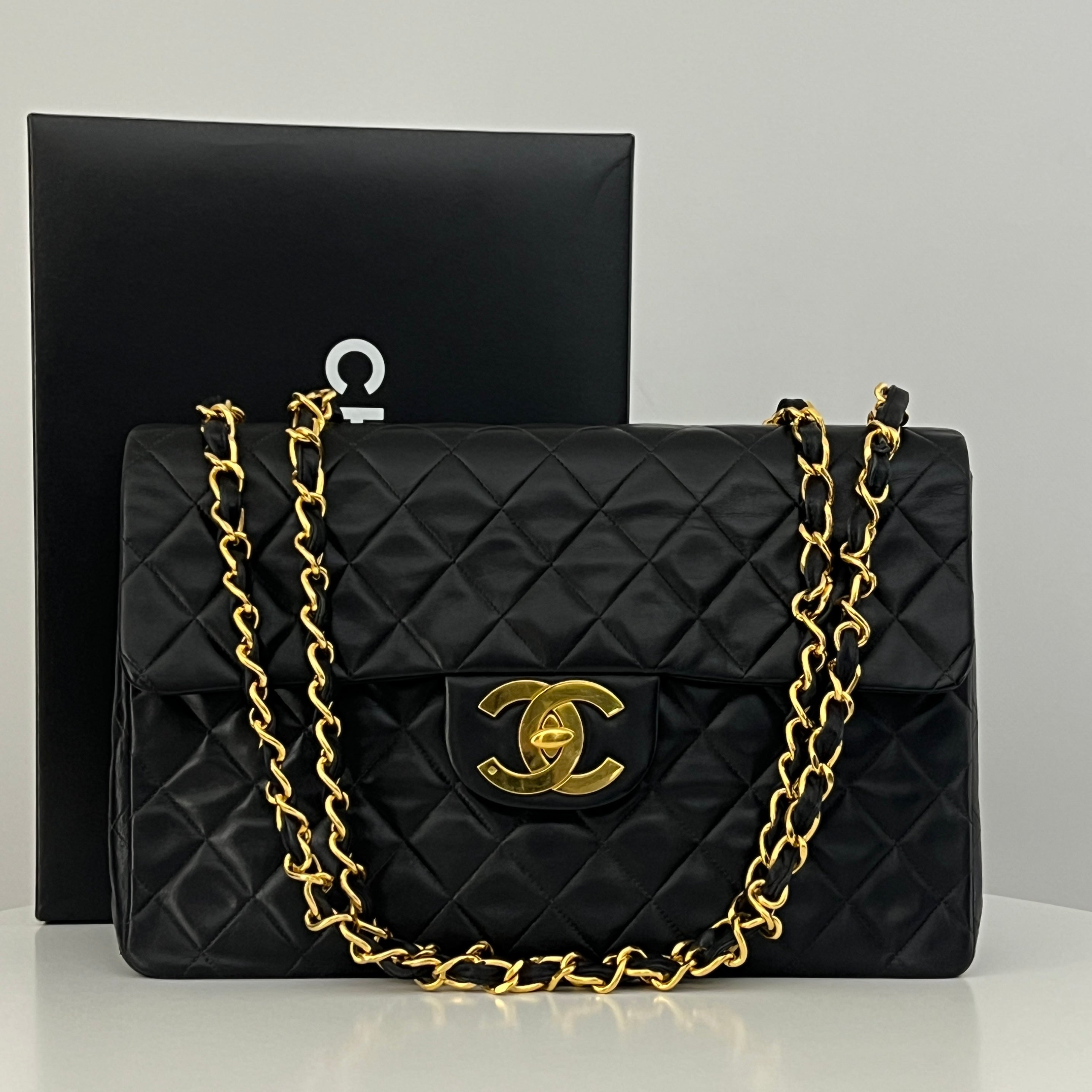CHANEL Classic Maxi black lambskin bag