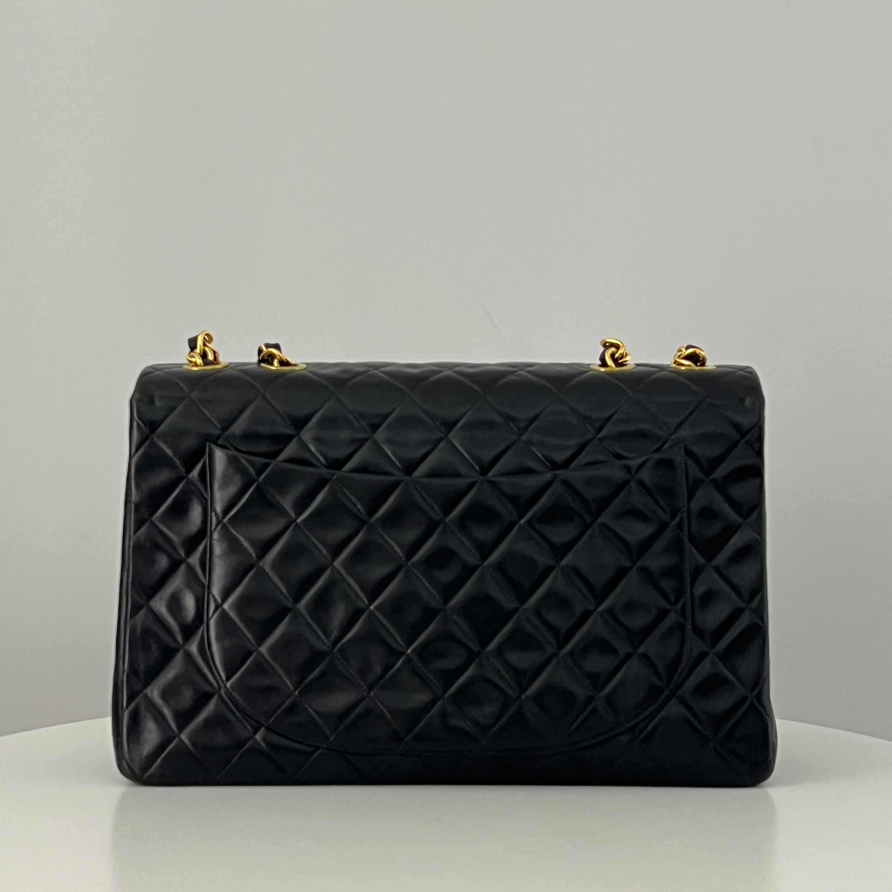 CHANEL Classic Maxi black lambskin bag