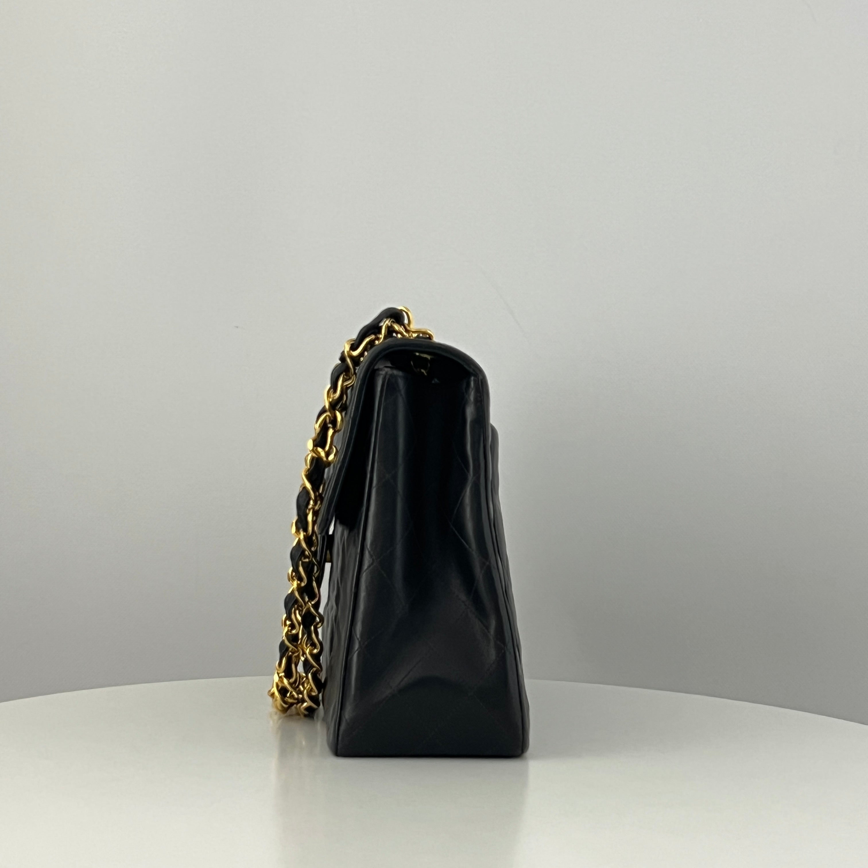 CHANEL Classic Maxi black lambskin bag