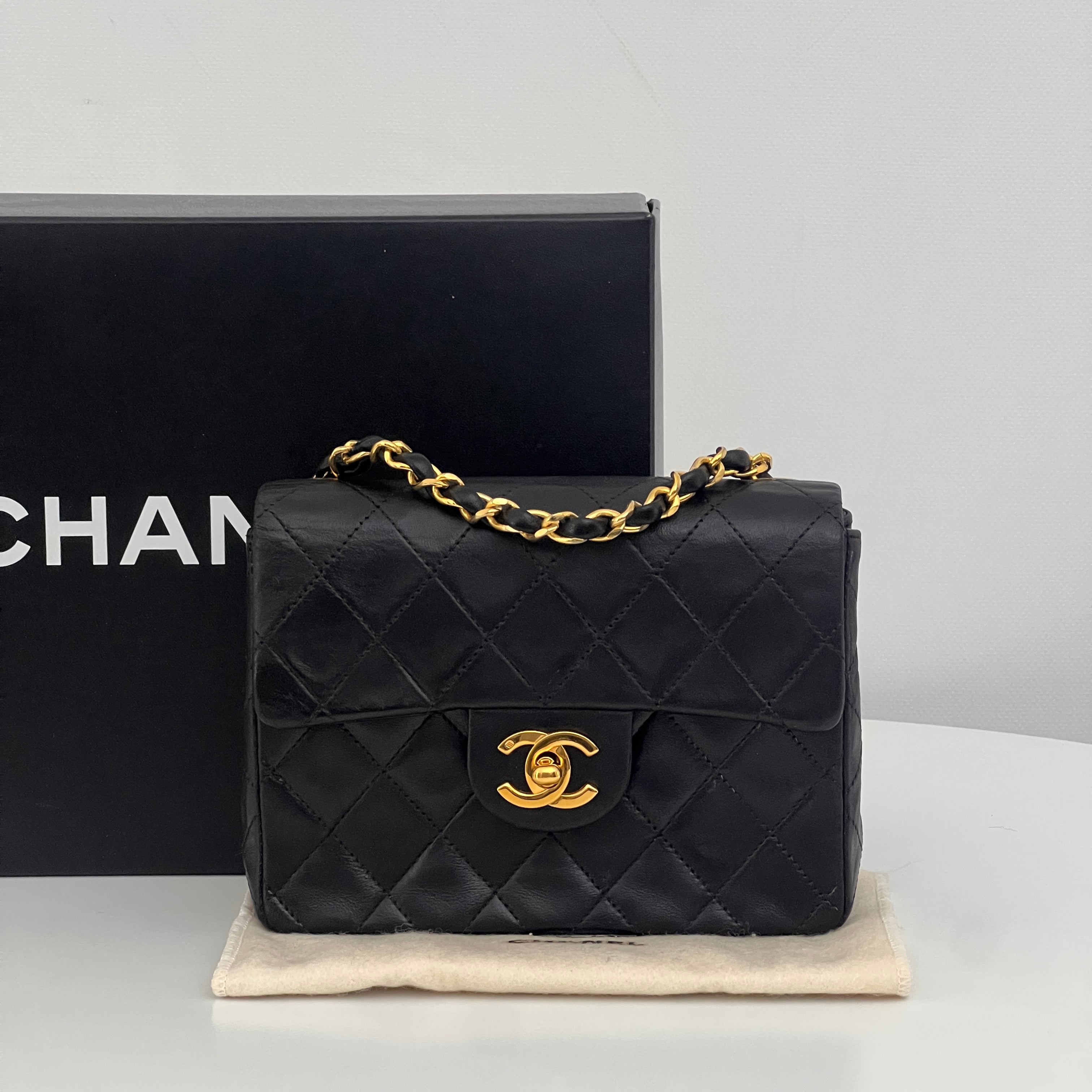 CHANEL Classic Mini shoulder bag black lambskin 1997-1999