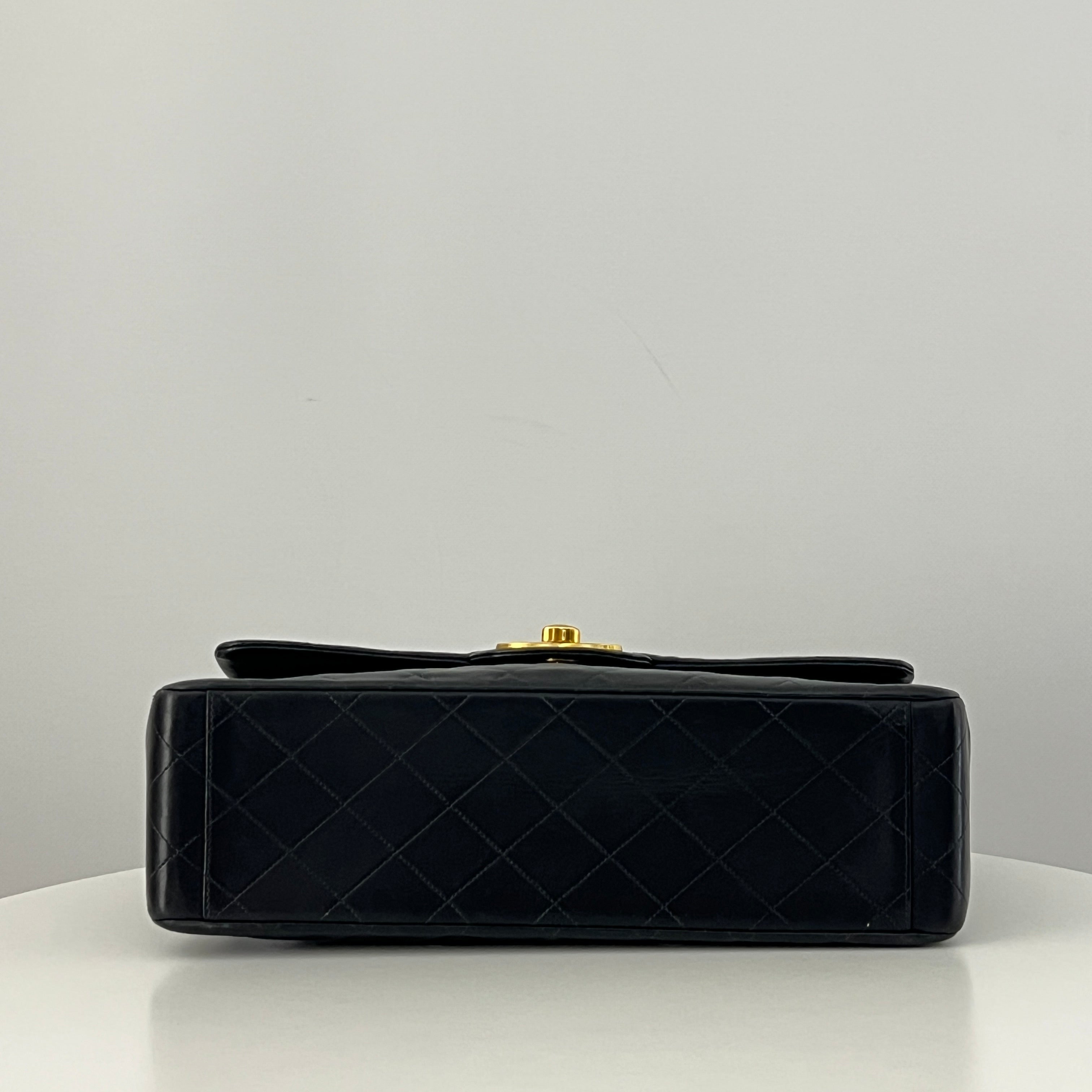 CHANEL Classic Maxi black lambskin bag