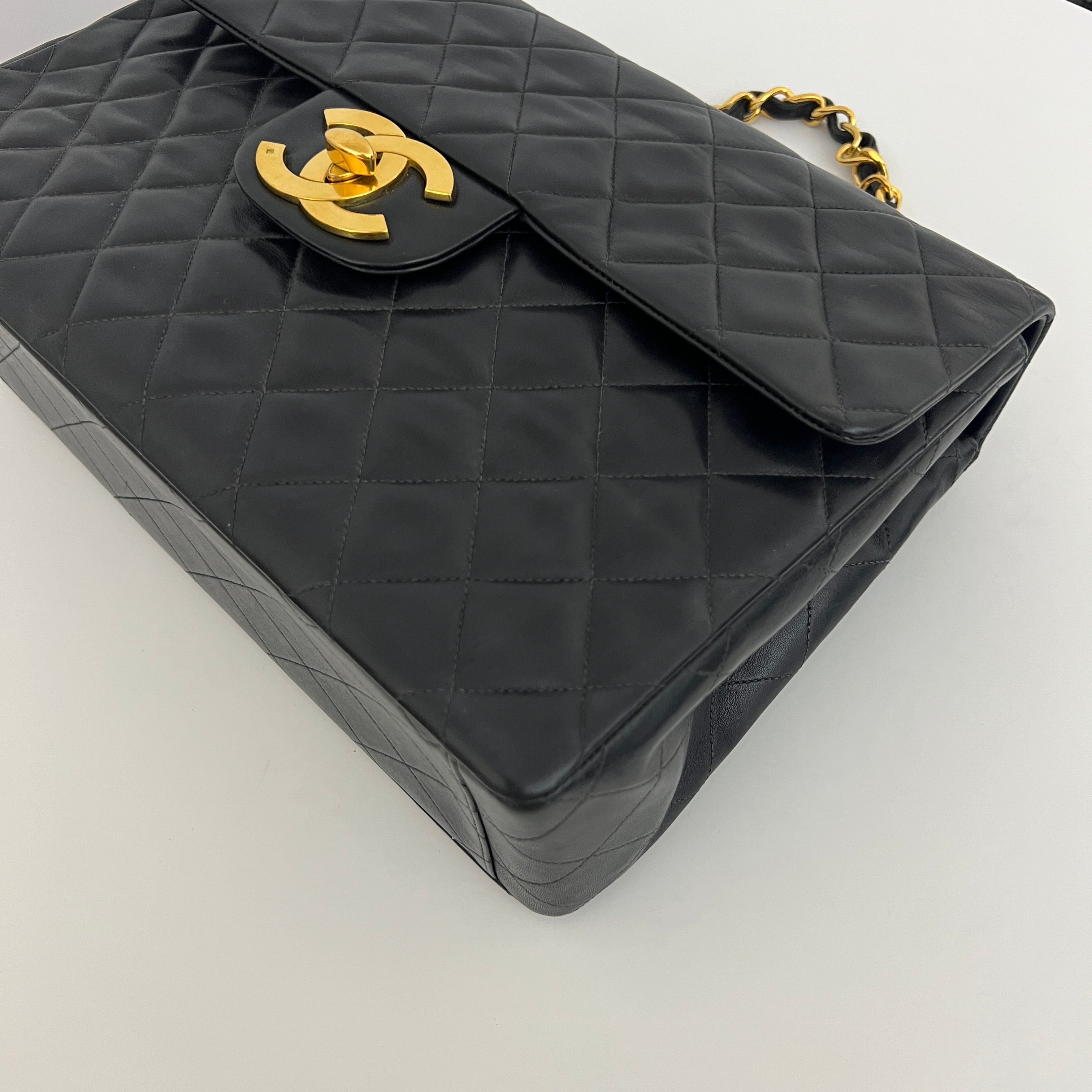 CHANEL Classic Maxi black lambskin bag