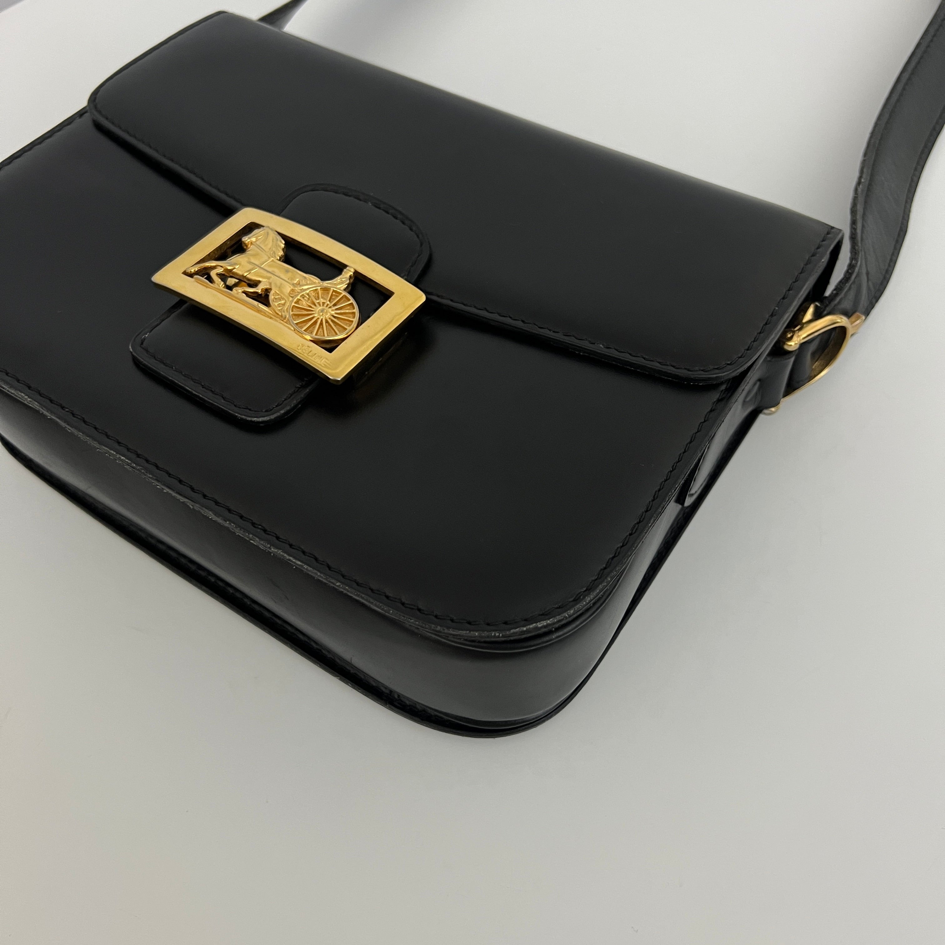 CELINE Triomphe Smooth Leather Shoulder Bag