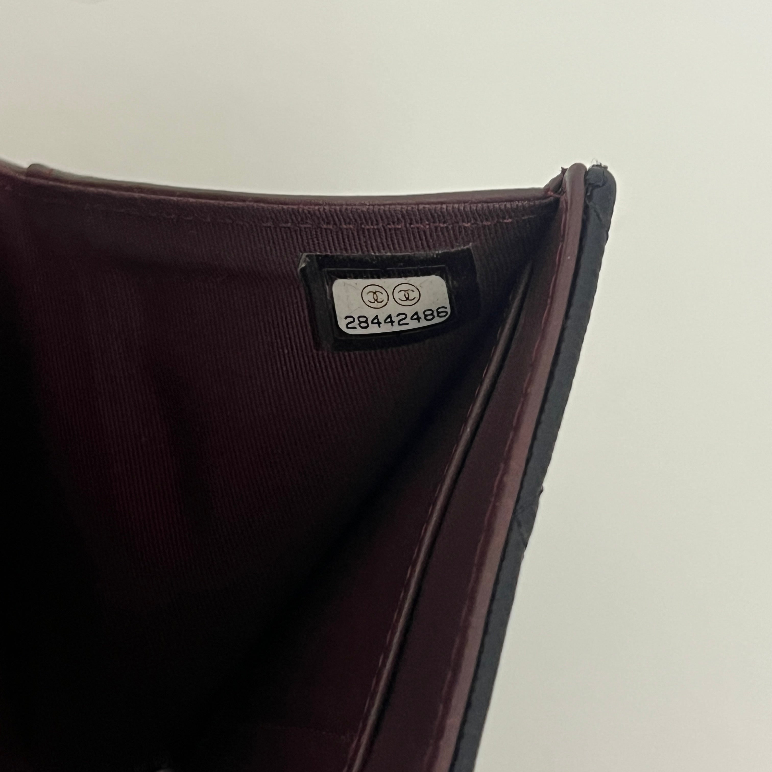 Portefeuille CHANEL Classique cuir caviar noir