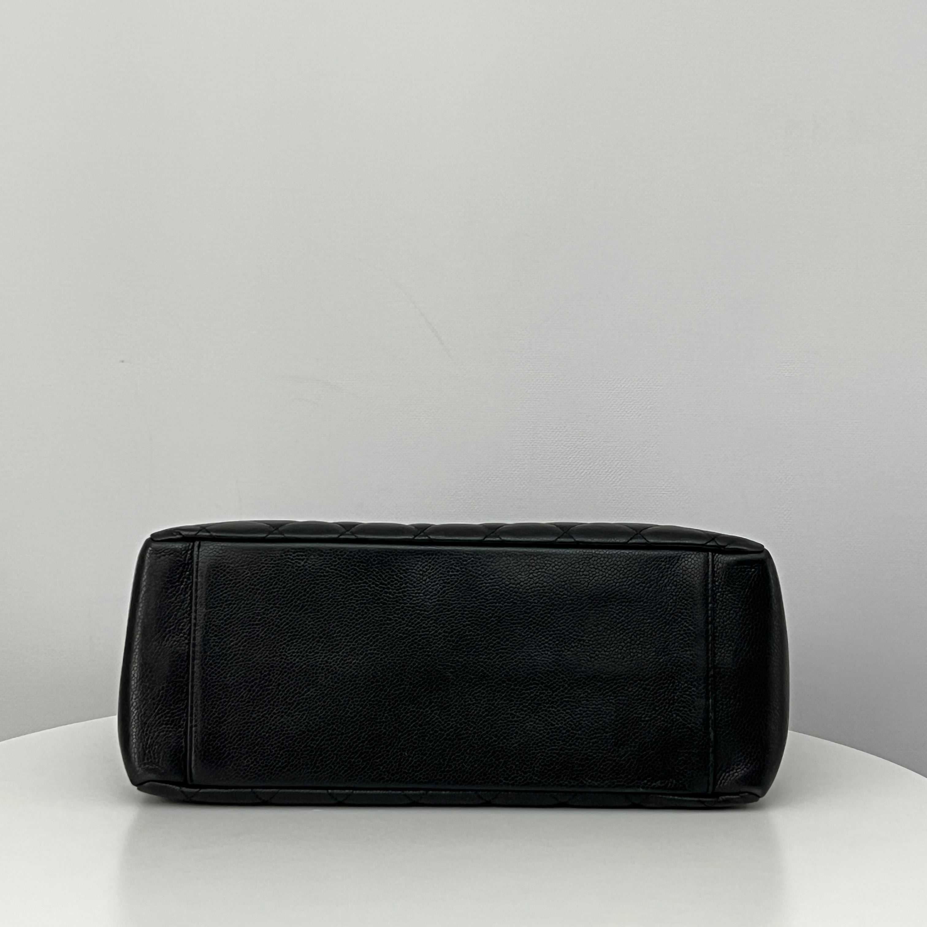 Sac CHANEL Grand Shopping Tote cuir caviar noir