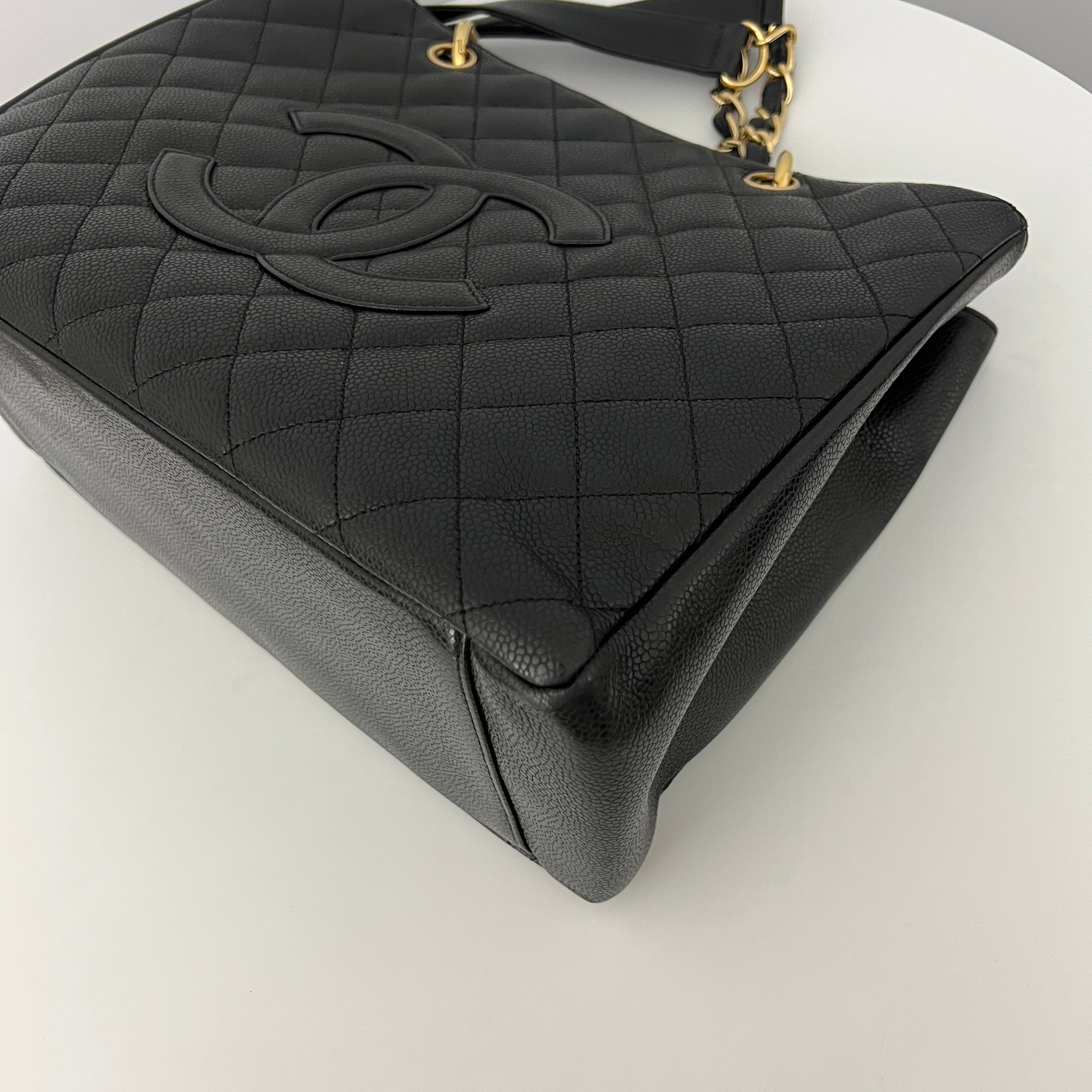Sac CHANEL Grand Shopping Tote cuir caviar noir