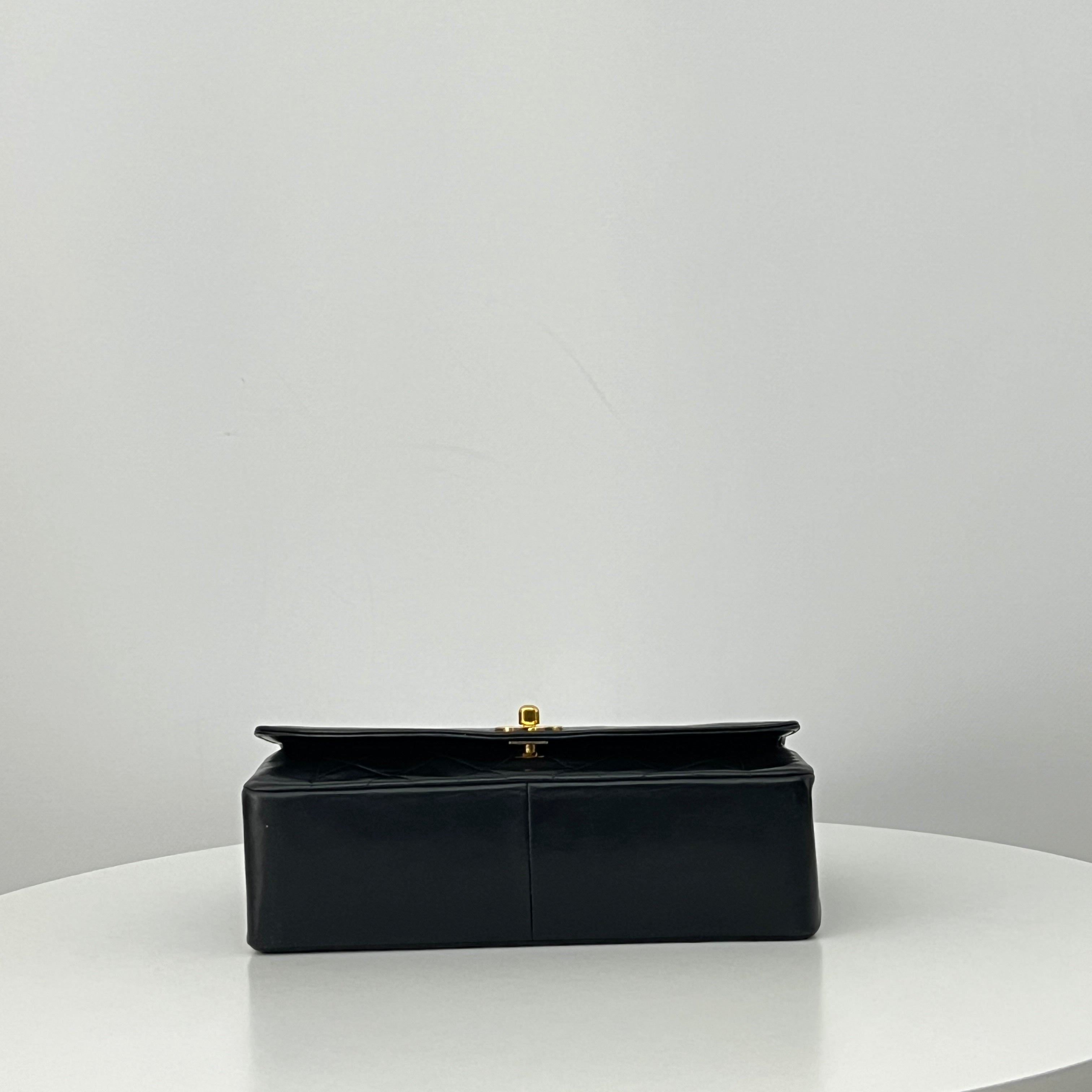 Sac à bandoulière CHANEL Diana Medium cuir d'agneau noir