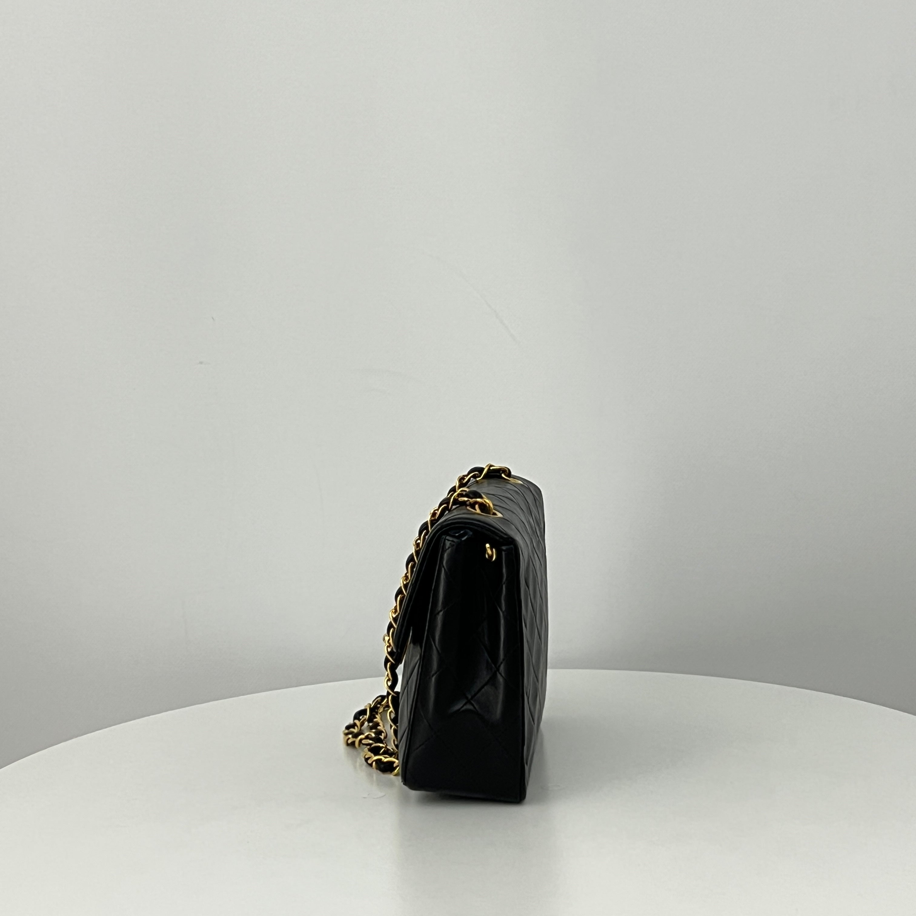 Sac à bandoulière CHANEL Classique Mini Rectangle cuir d'agneau noir