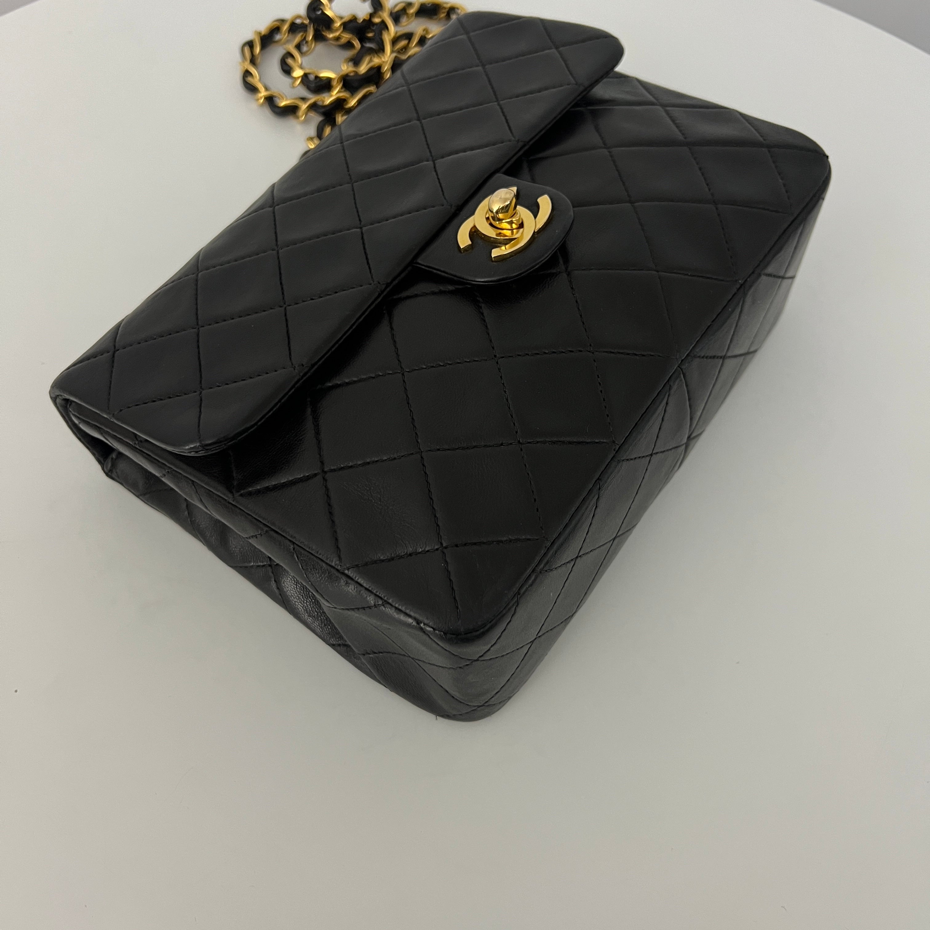 Sac à bandoulière CHANEL Classique Mini Rectangle cuir d'agneau noir